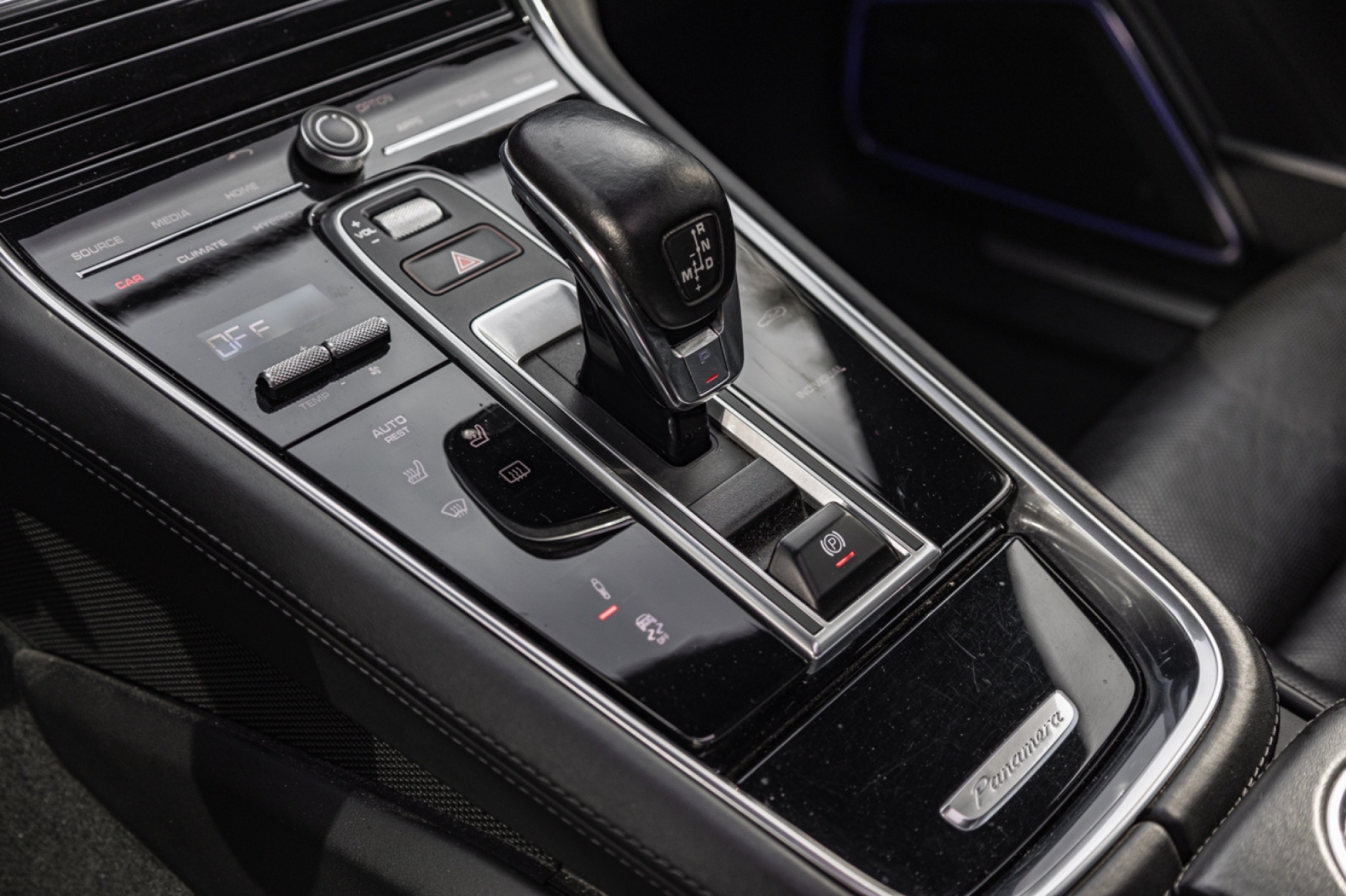 PORSCHE PANAMERA 4 E-HYBRID