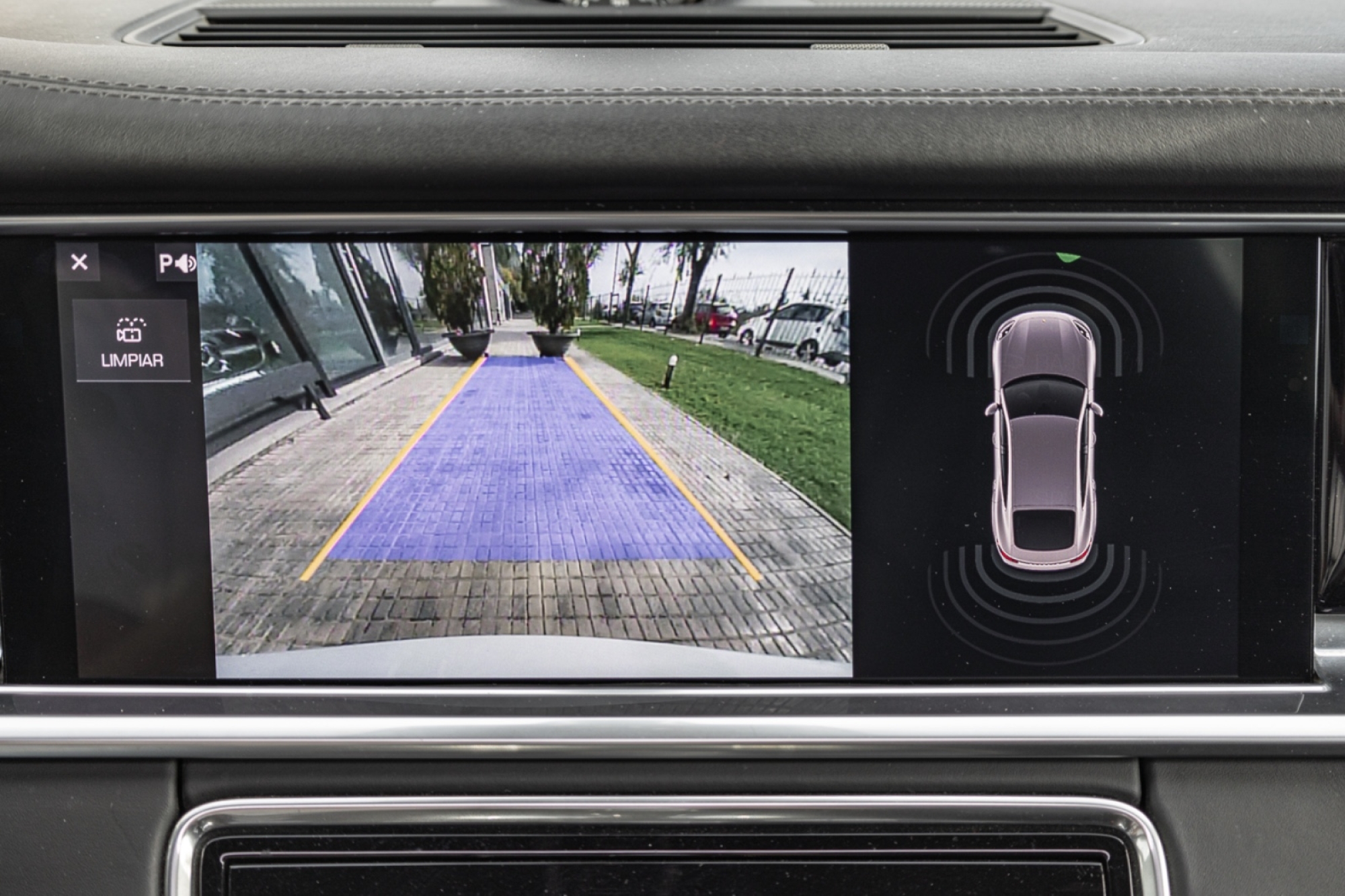 PORSCHE PANAMERA 4 E-HYBRID
