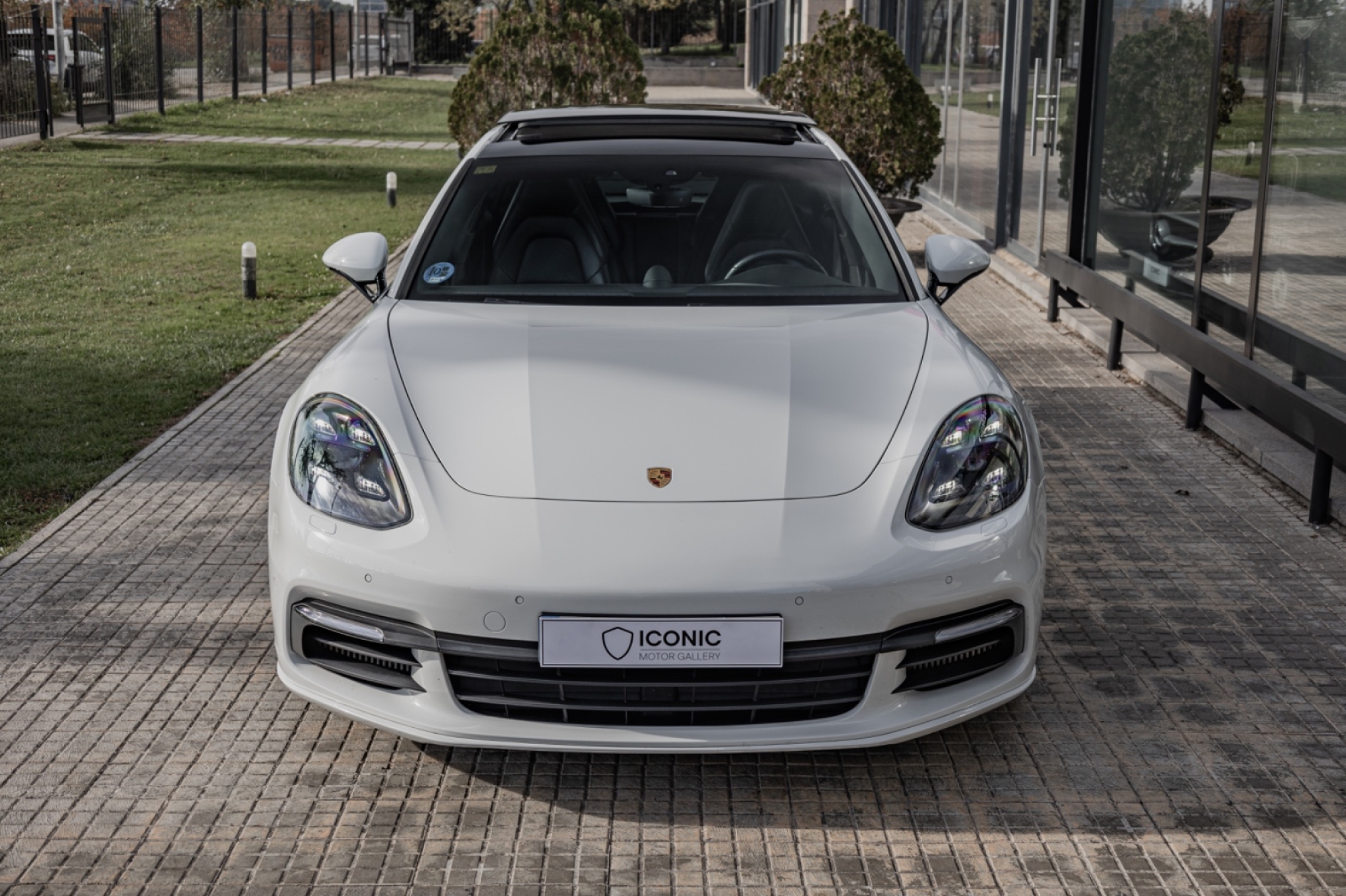 PORSCHE PANAMERA 4 E-HYBRID