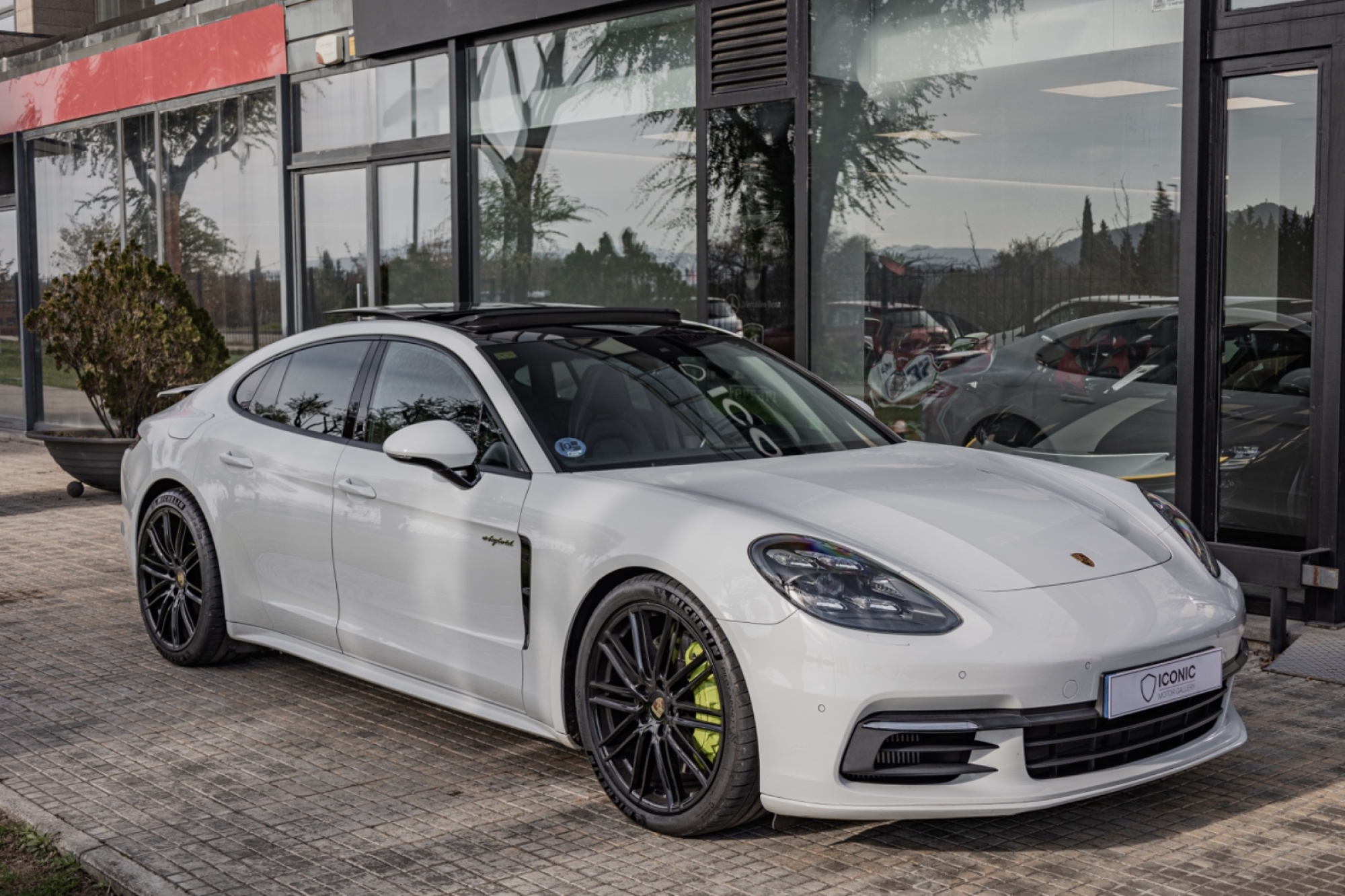 PORSCHE PANAMERA 4 E-HYBRID