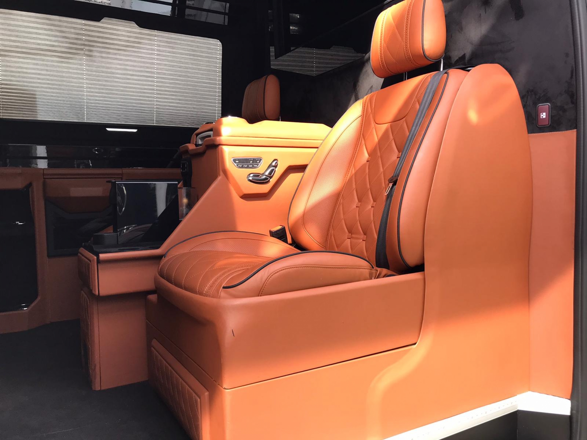 MERCEDES-BENZ SPRINTER 519 CDI VIP KLASSEN