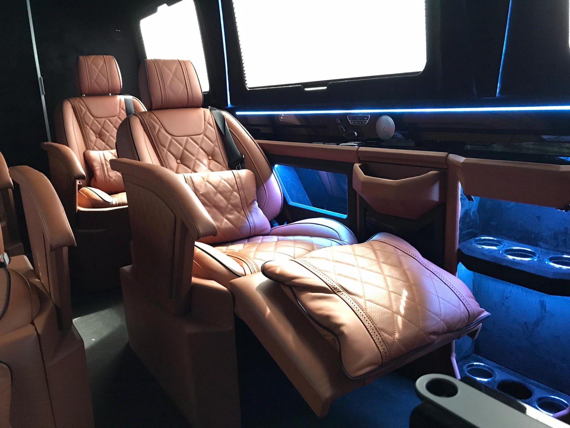 MERCEDES-BENZ SPRINTER 519 CDI VIP KLASSEN