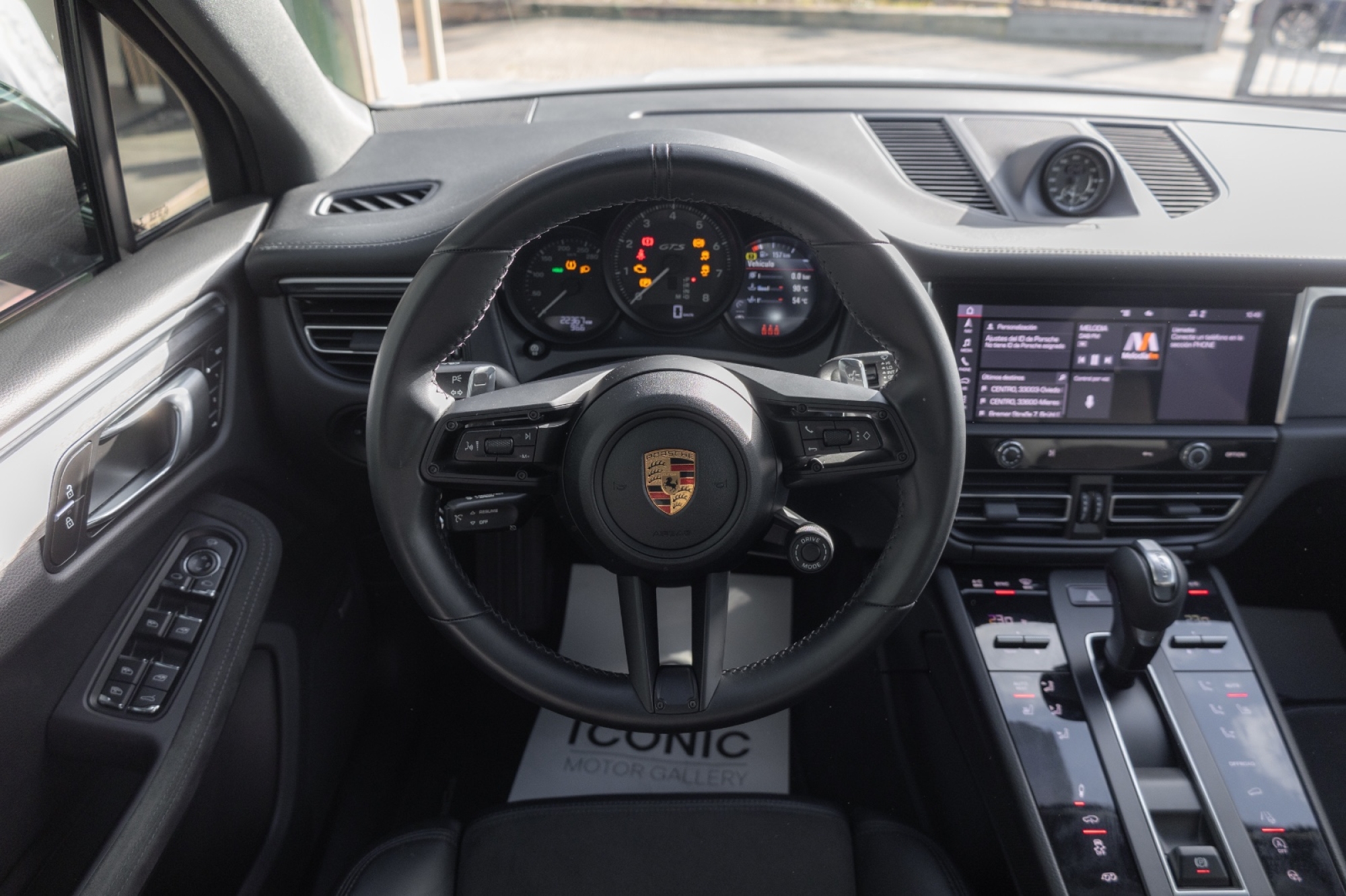 PORSCHE MACAN GTS