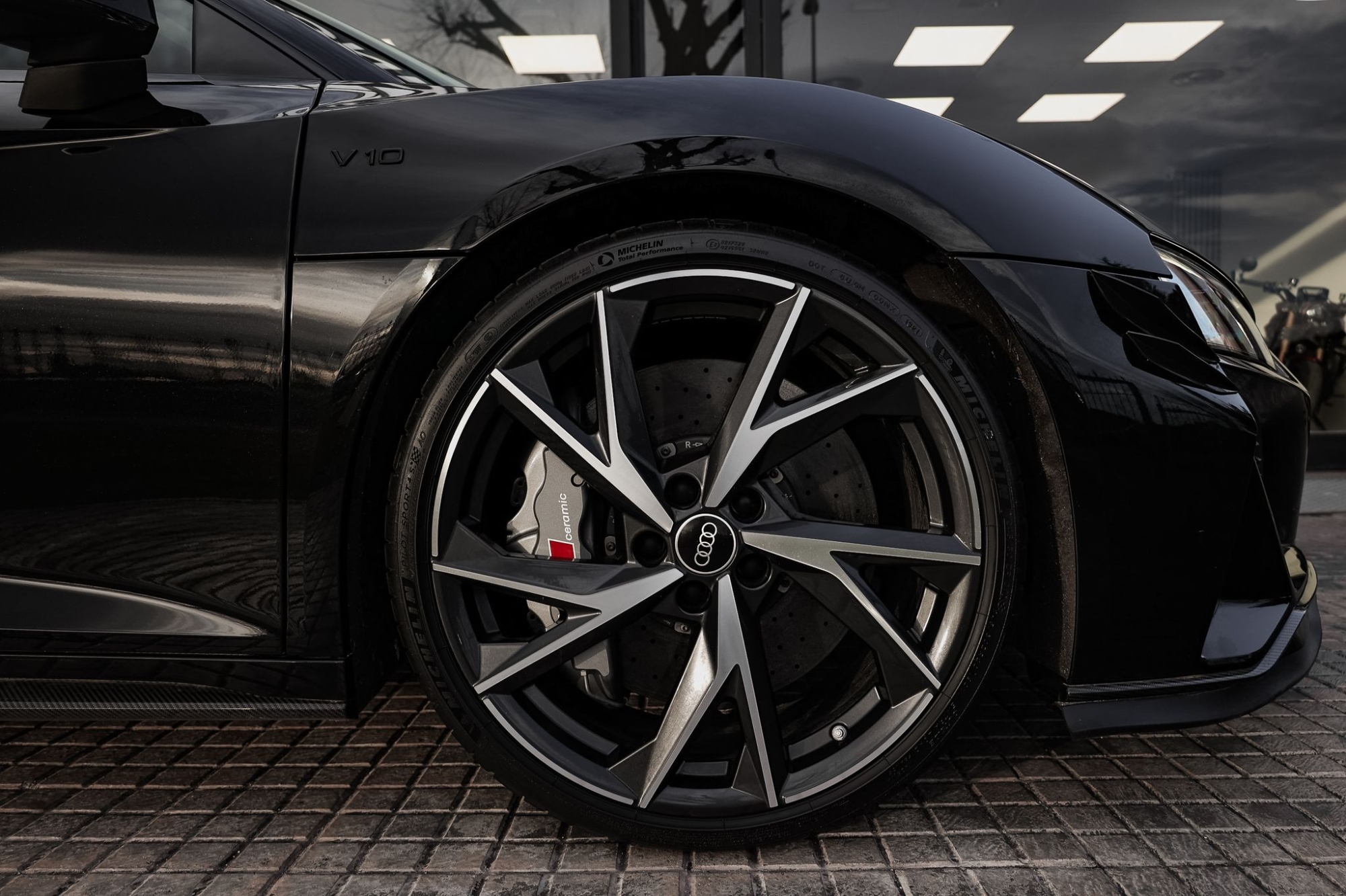 AUDI R8 V10 PLUS RESTYLING