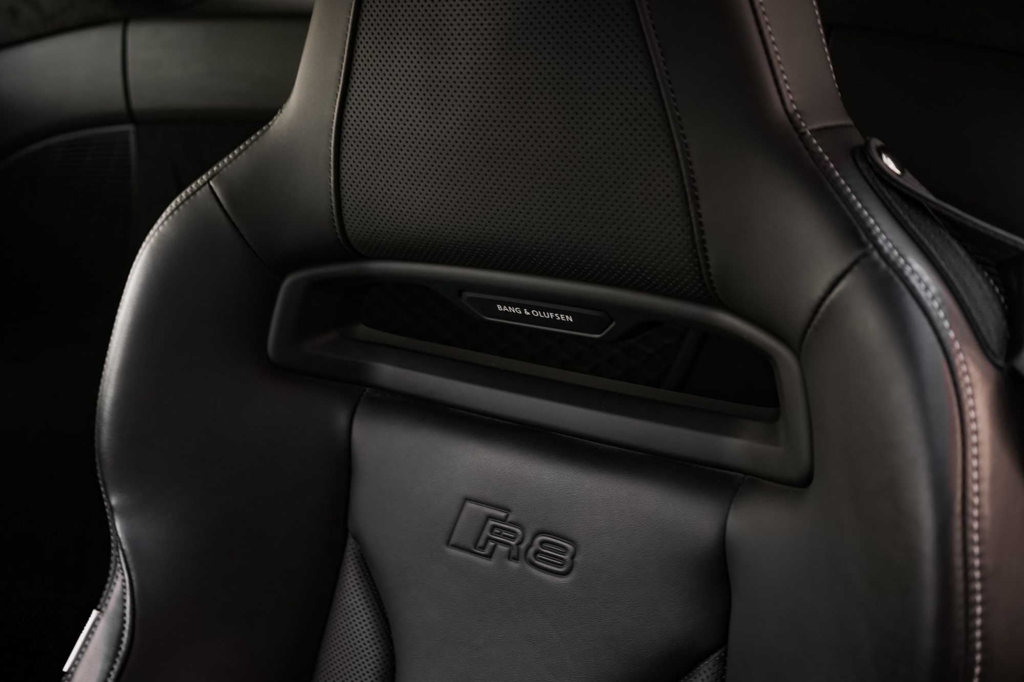 AUDI R8 V10 PLUS RESTYLING