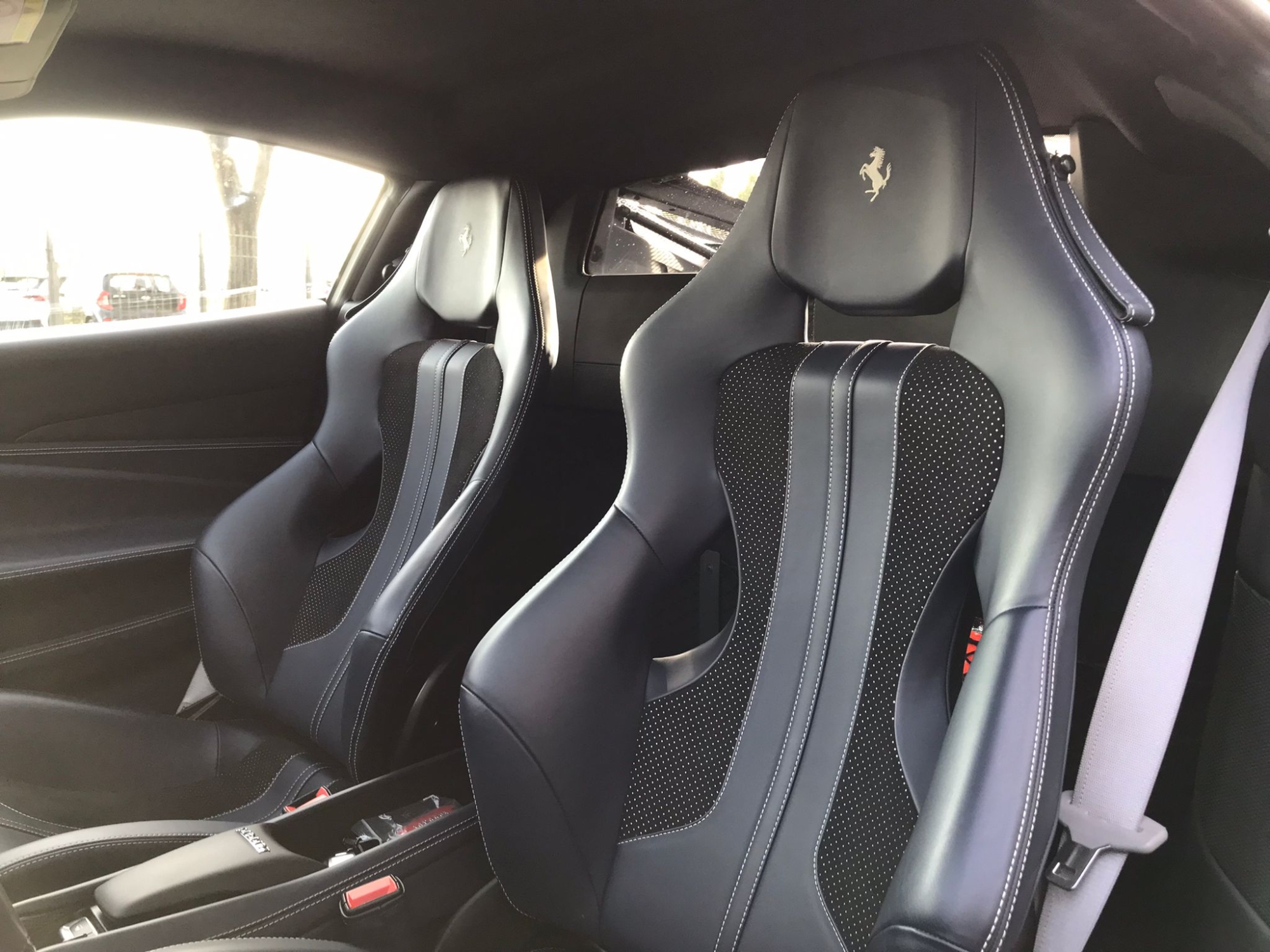 FERRARI F8 TRIBUTO