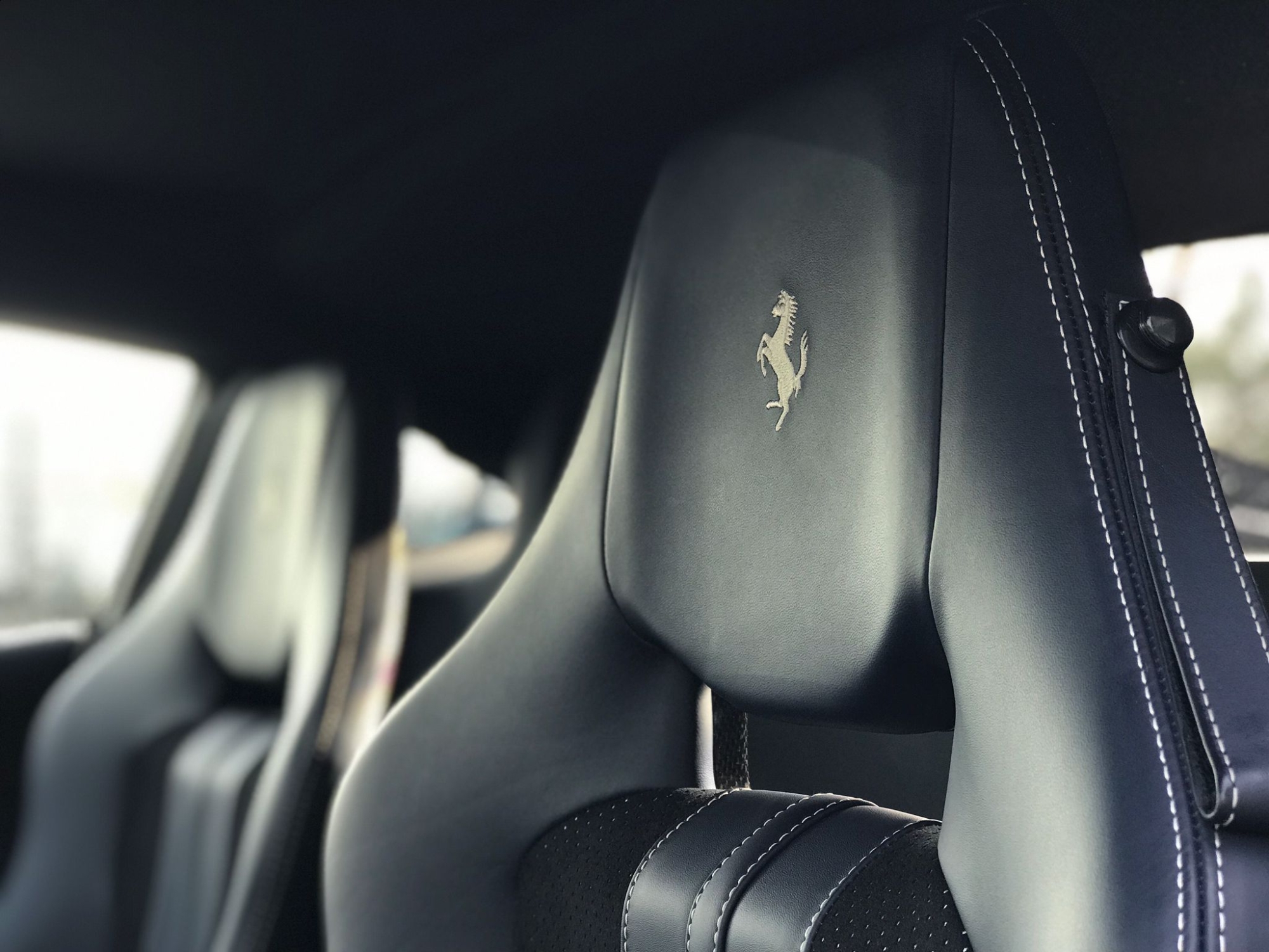 FERRARI F8 TRIBUTO
