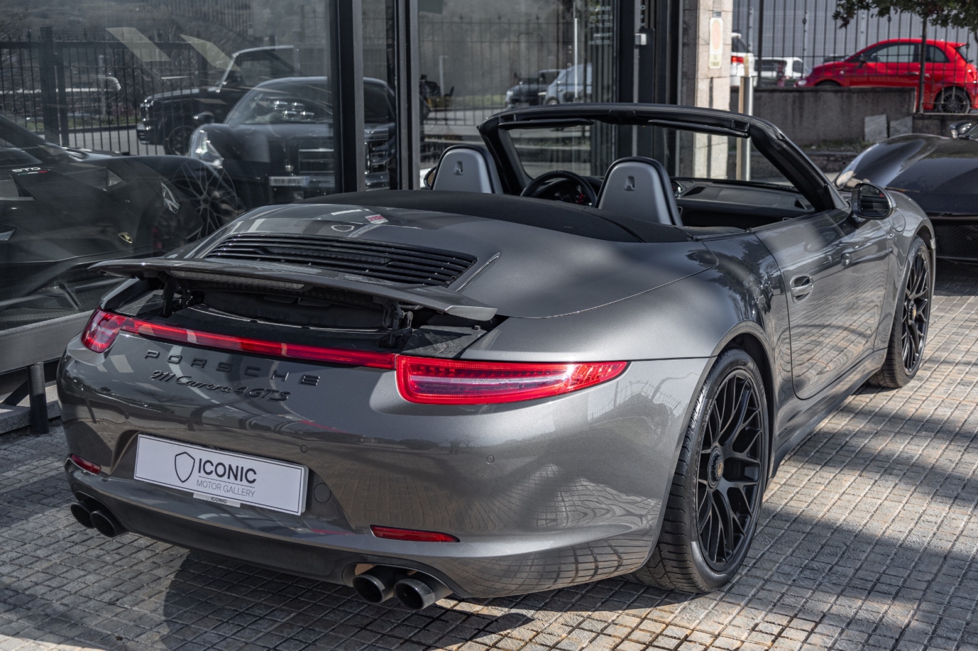 PORSCHE 911 991 CARRERA 4 GTS CABRIO
