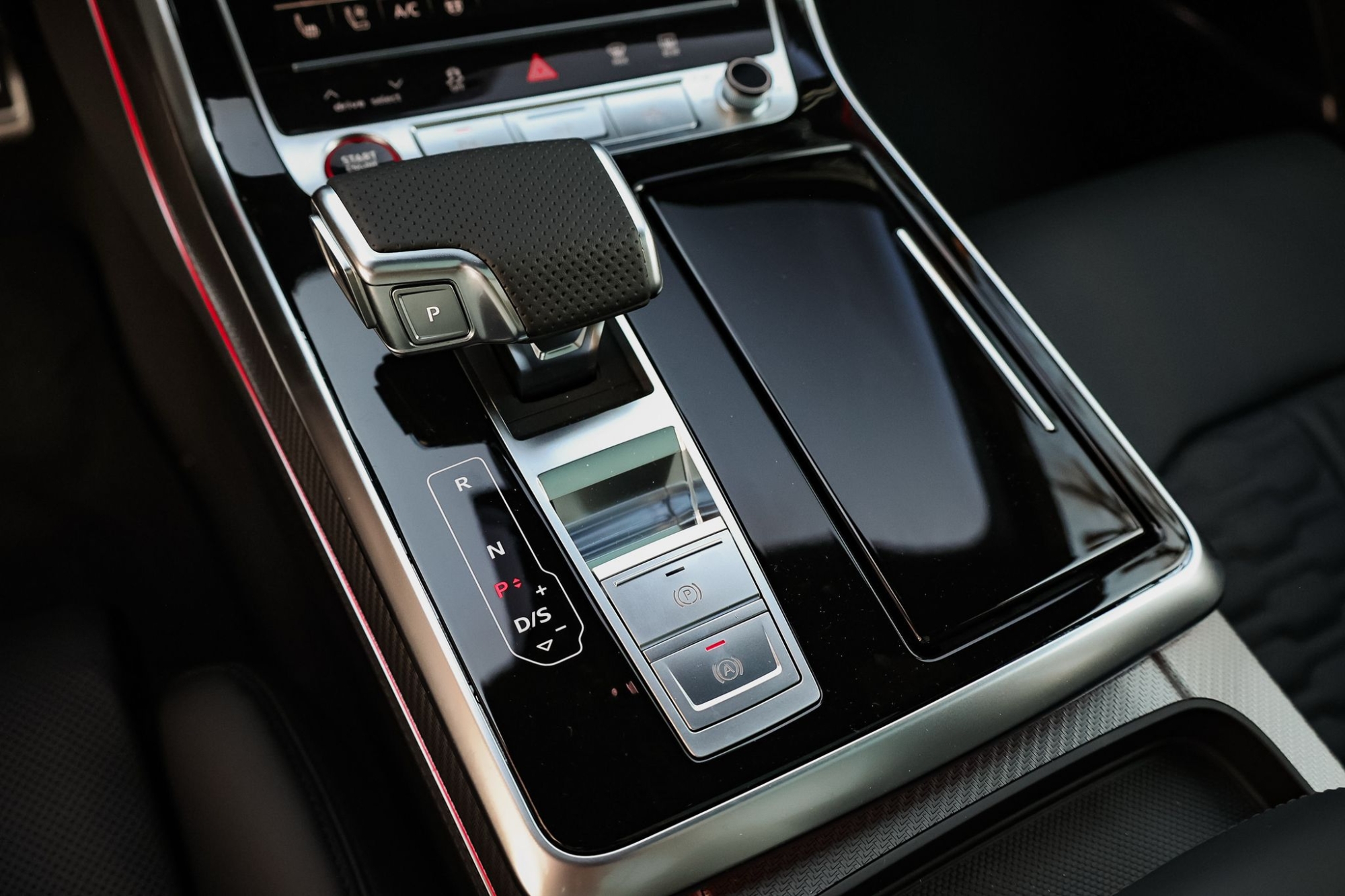 AUDI RSQ8 PERFORMANCE TFSI QUATTRO