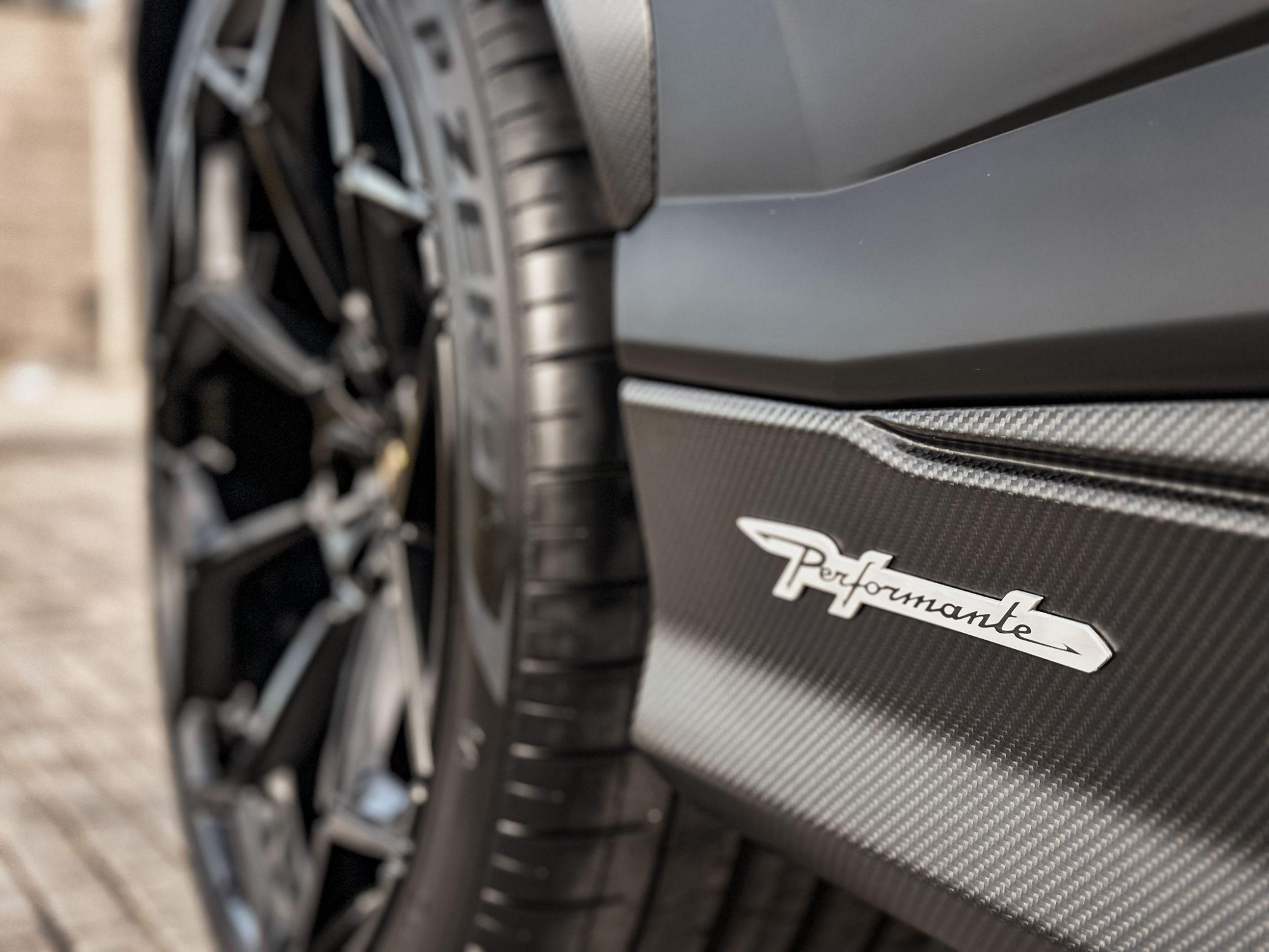 LAMBORGHINI URUS PERFORMANTE