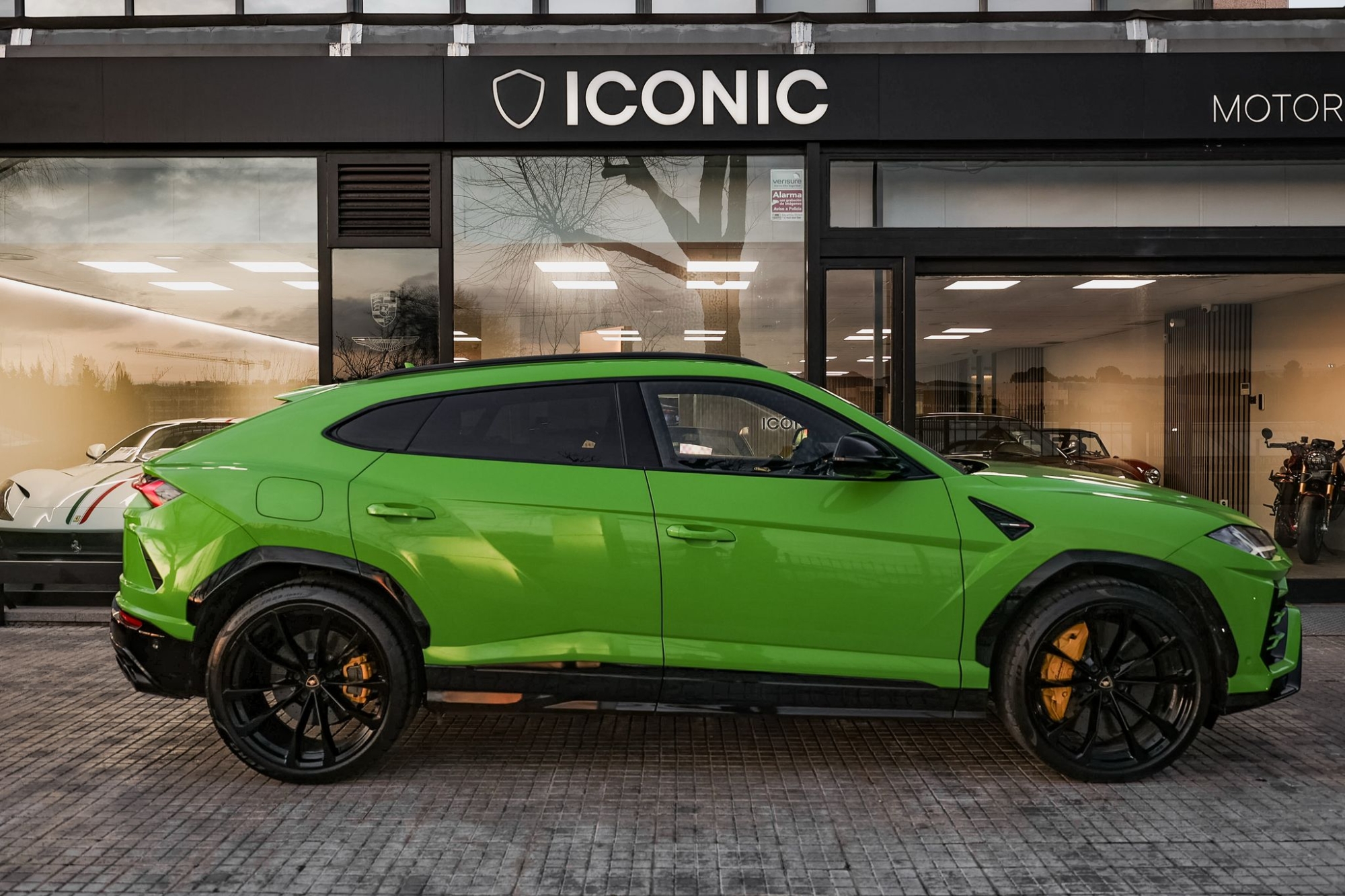 LAMBORGHINI URUS 4.0 V8