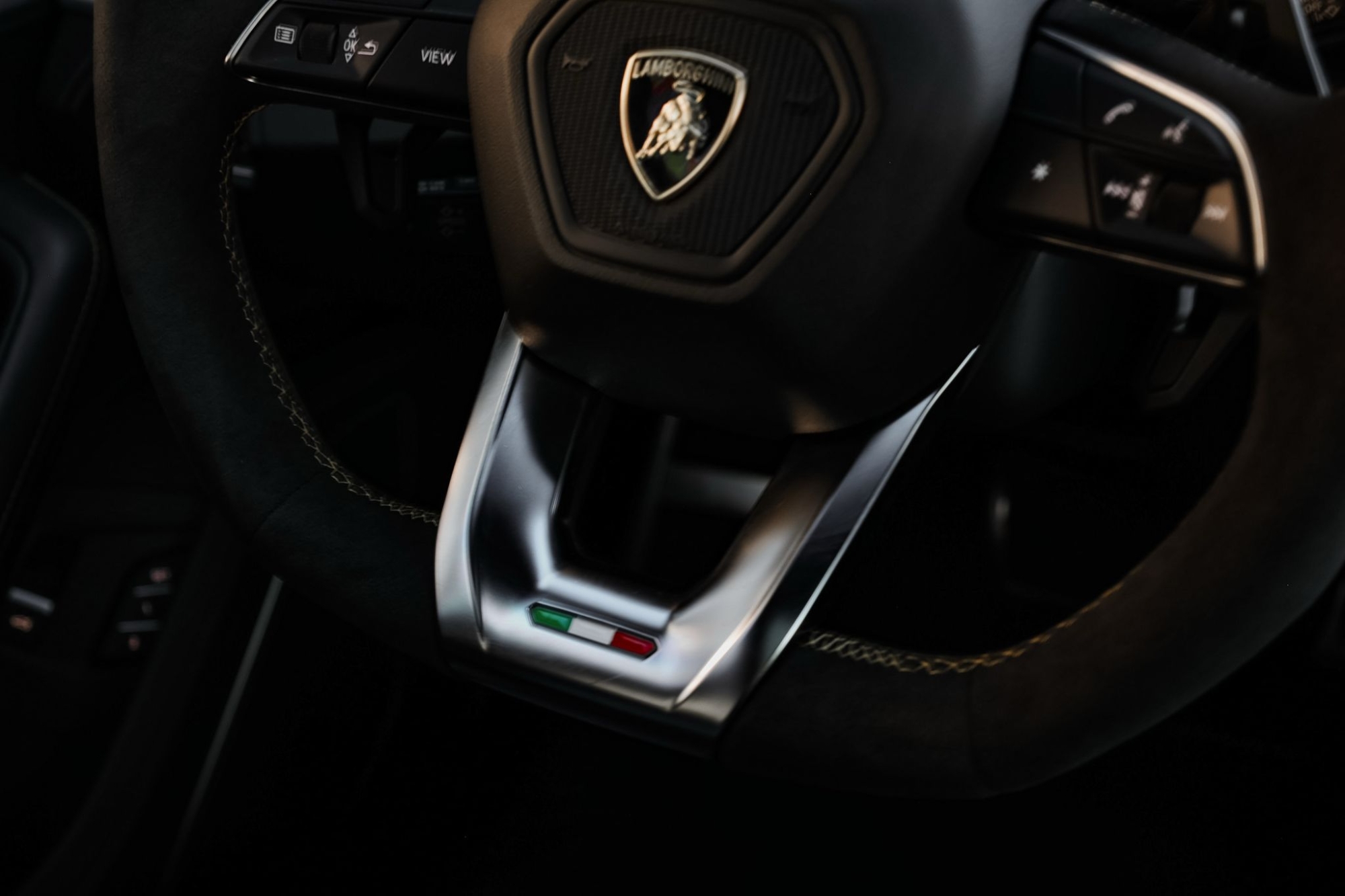 LAMBORGHINI URUS 4.0 V8