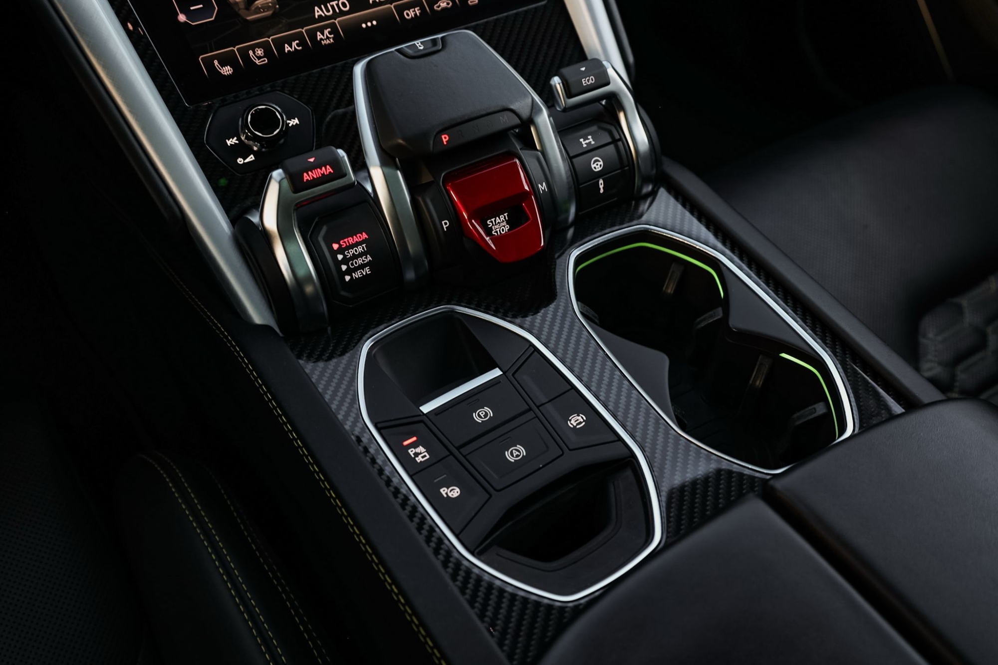 LAMBORGHINI URUS 4.0 V8