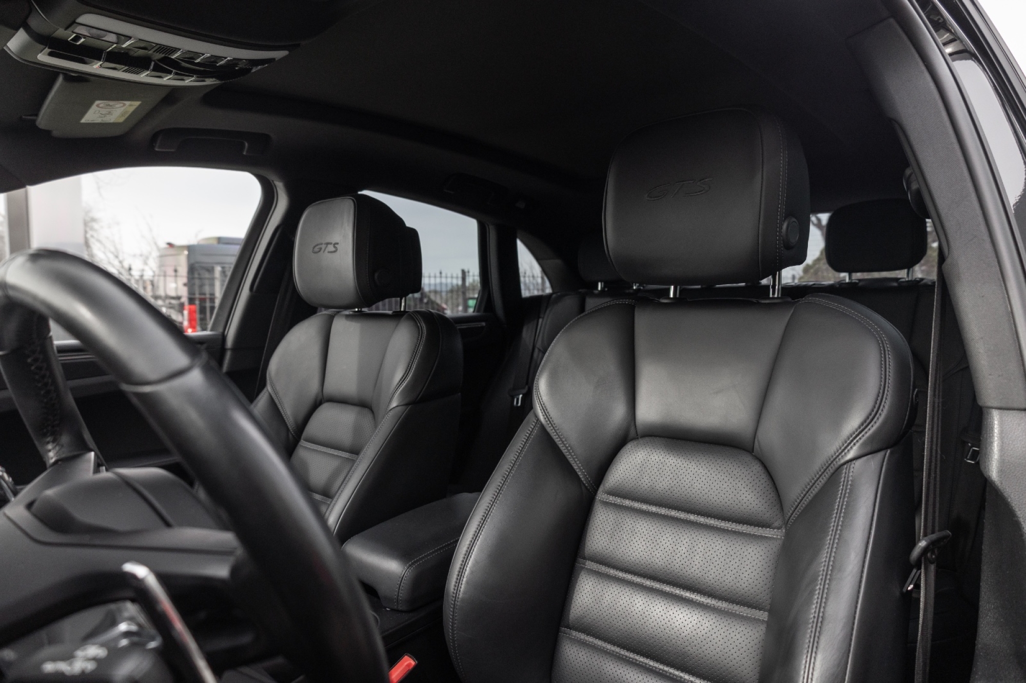 PORSCHE MACAN GTS