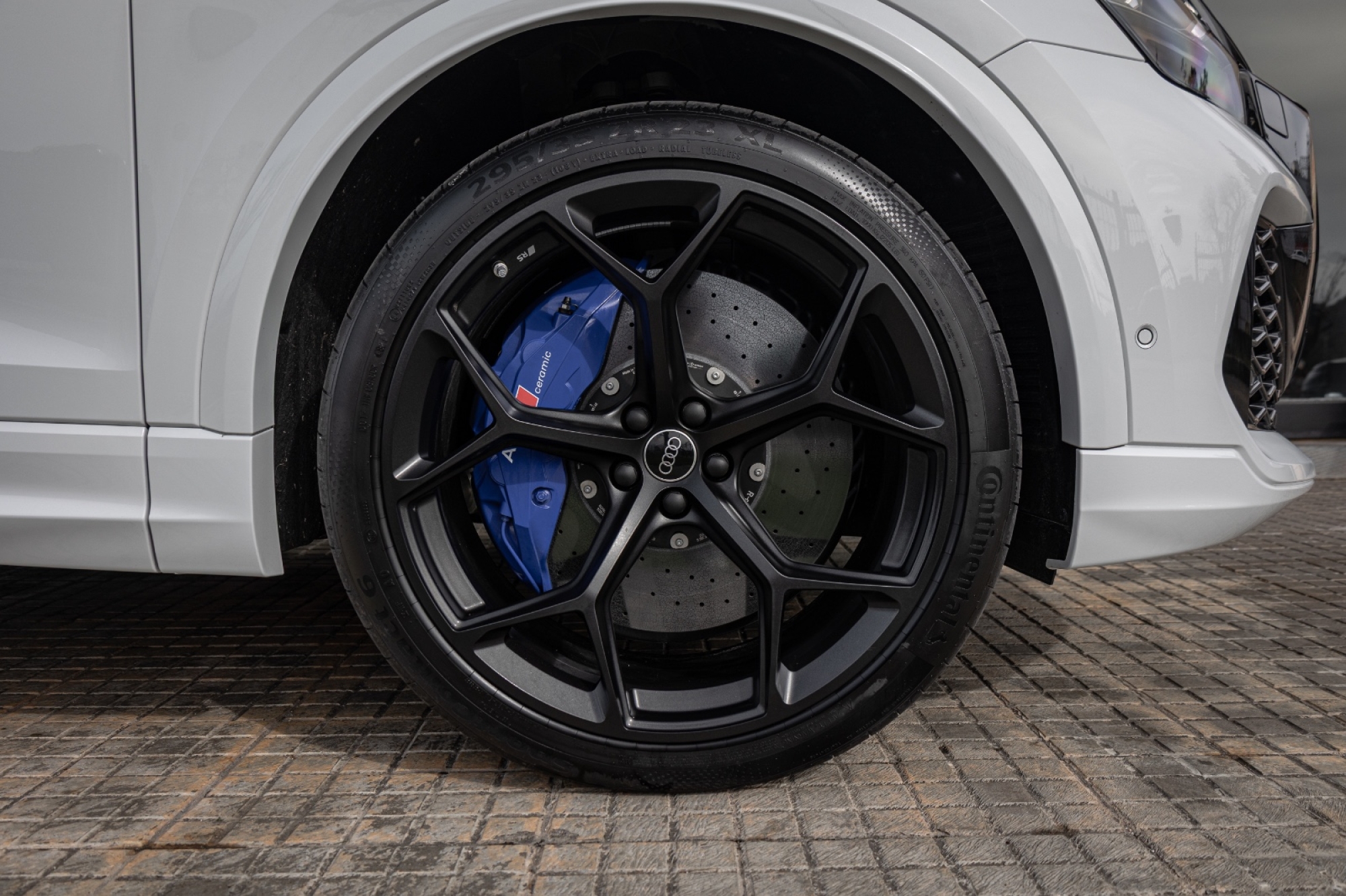 AUDI RSQ8 PERFORMANCE