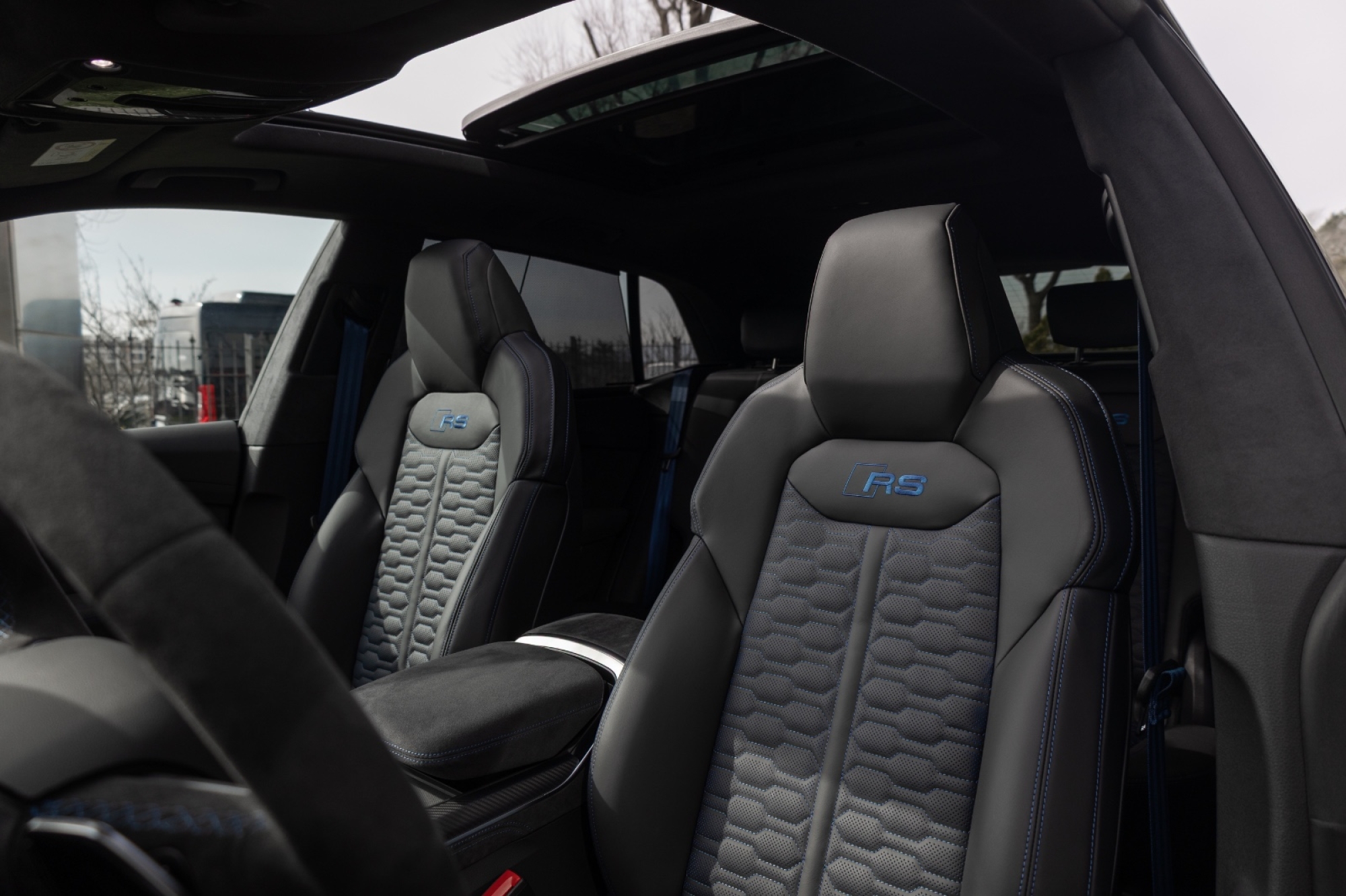 AUDI RSQ8 PERFORMANCE