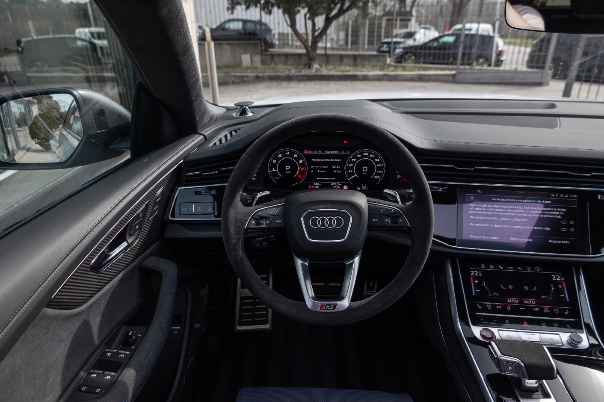 AUDI RSQ8 PERFORMANCE