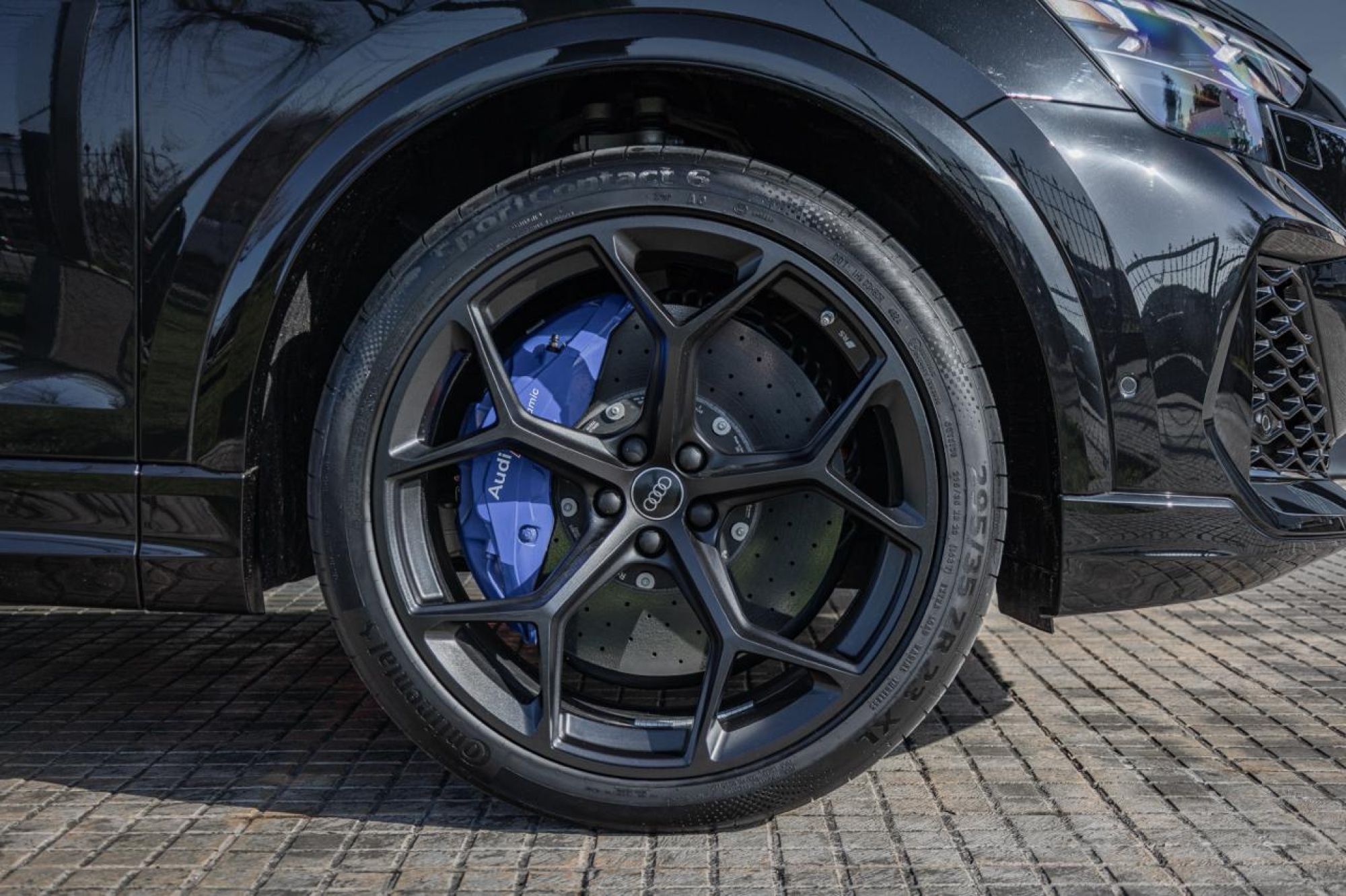 AUDI RSQ8 PERFORMANCE