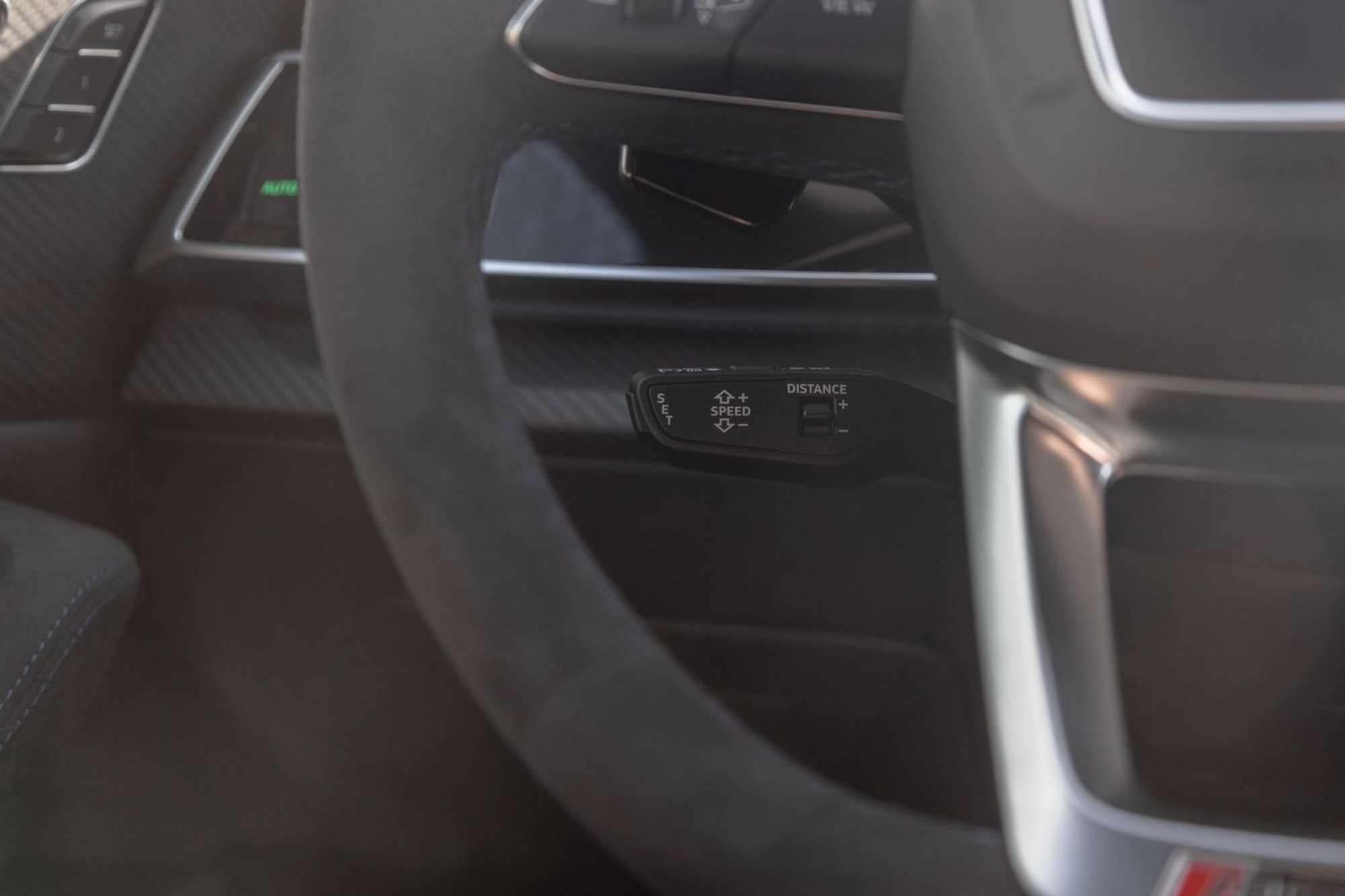 AUDI RSQ8 PERFORMANCE