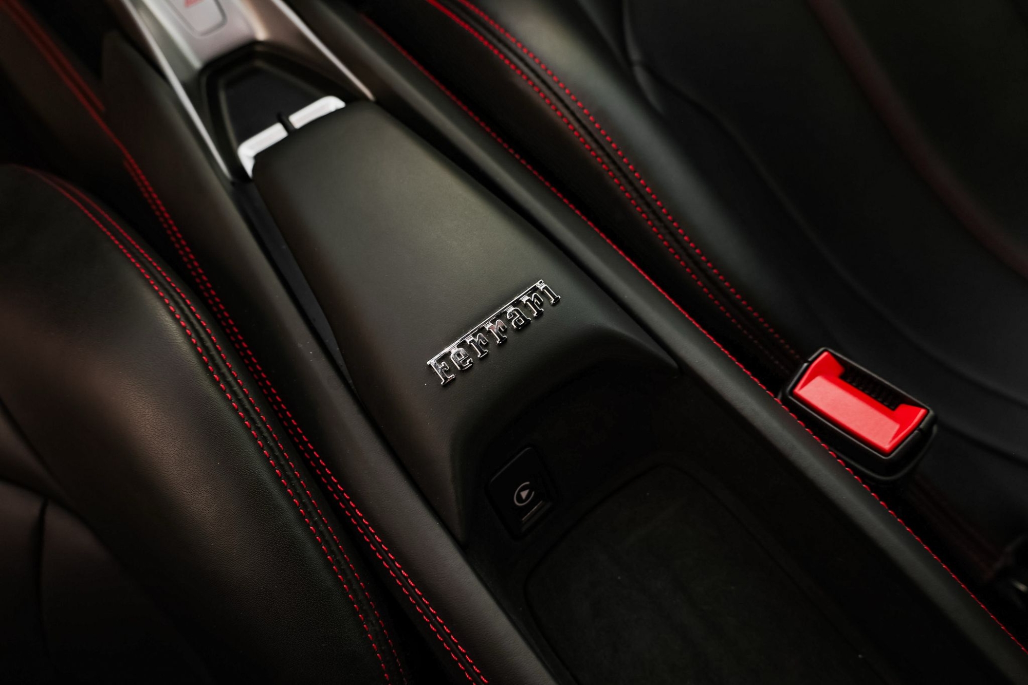 FERRARI F8 TRIBUTO COUPE