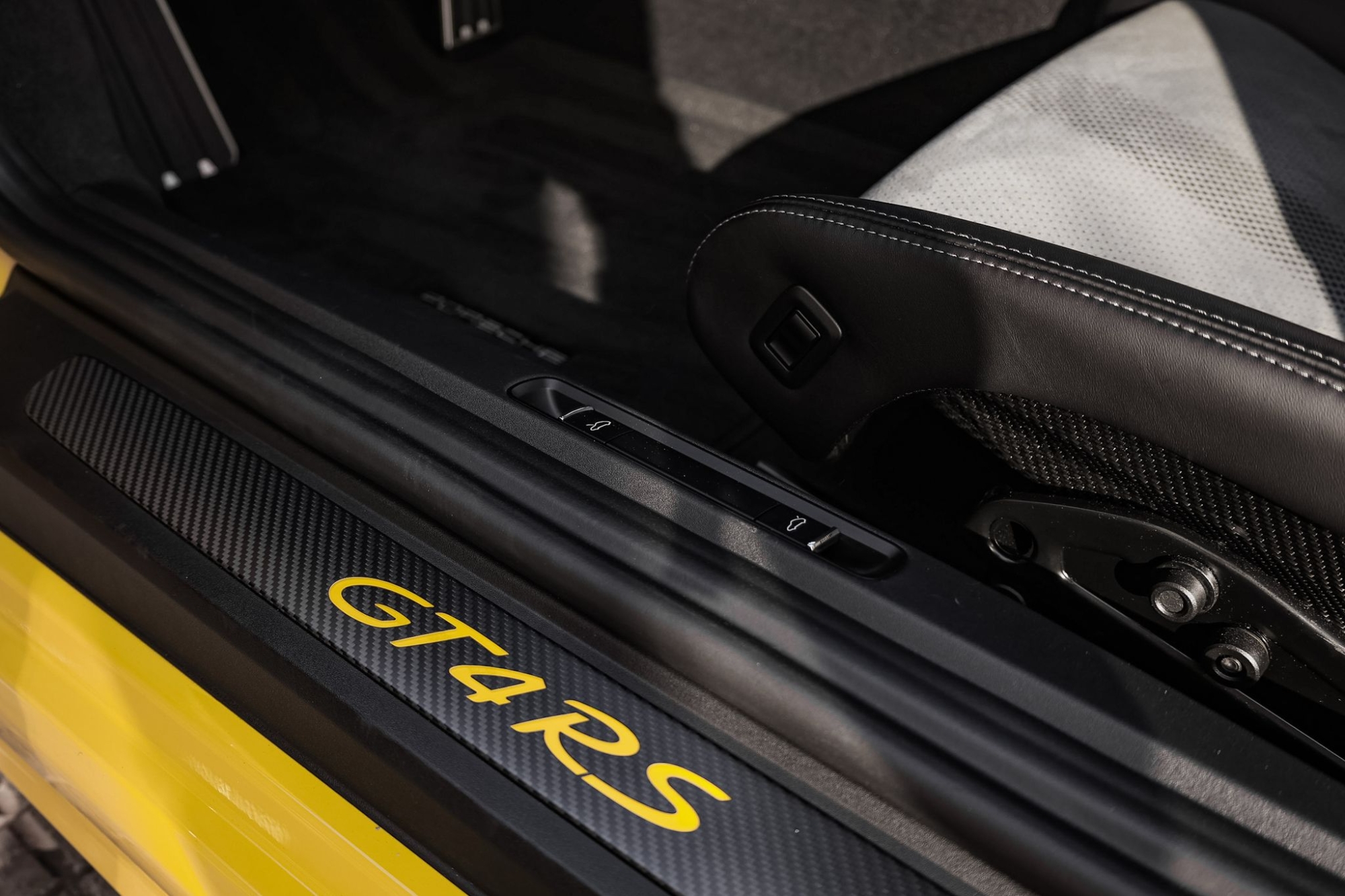 PORSCHE 718 GT4 RS WEISSACH