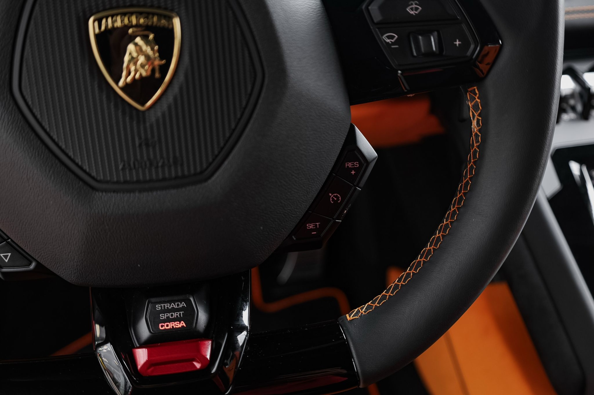 LAMBORGHINI HURACÁN EVO SPYDER