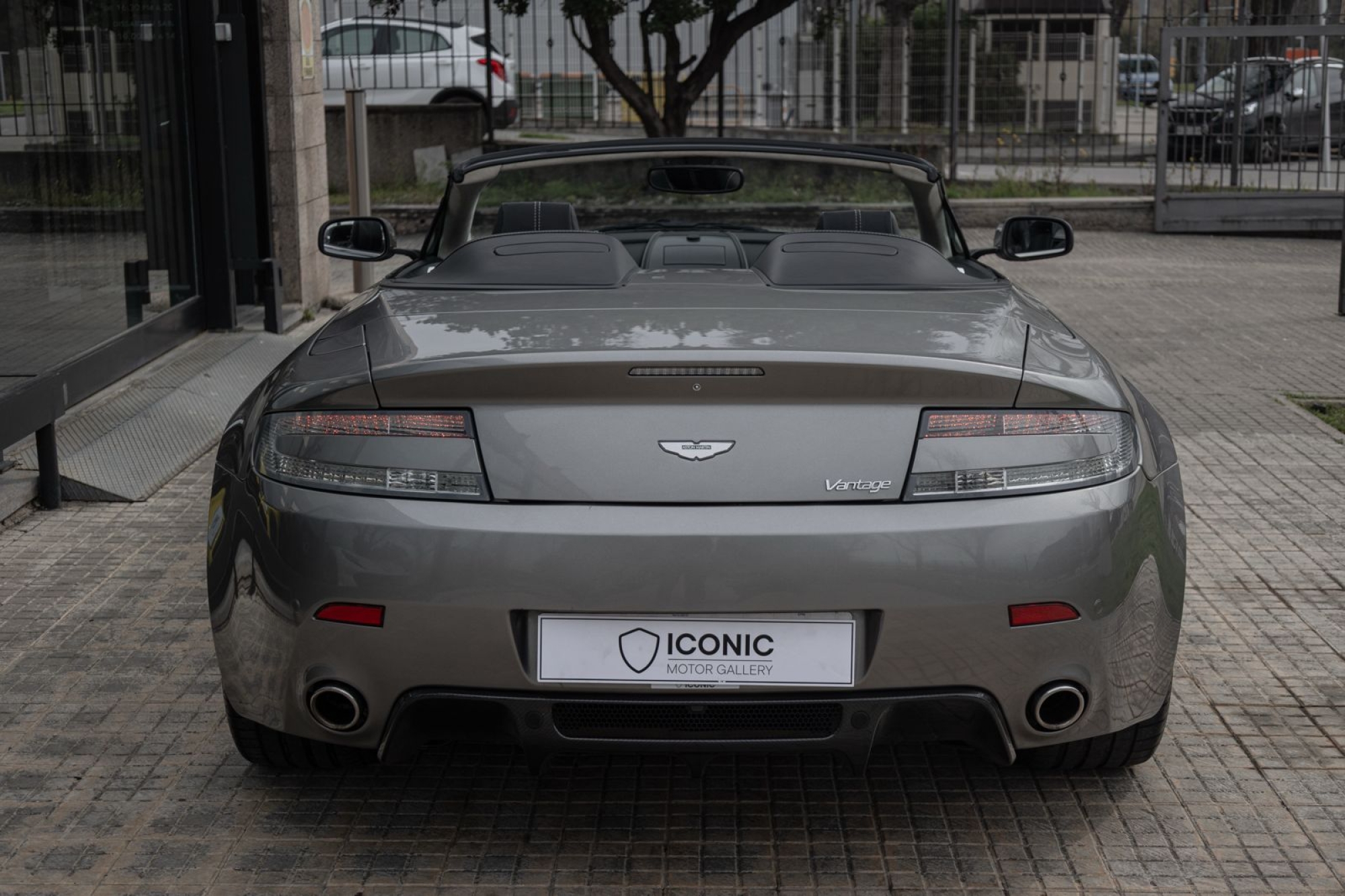 ASTON MARTIN VANTAGE ROADSTER