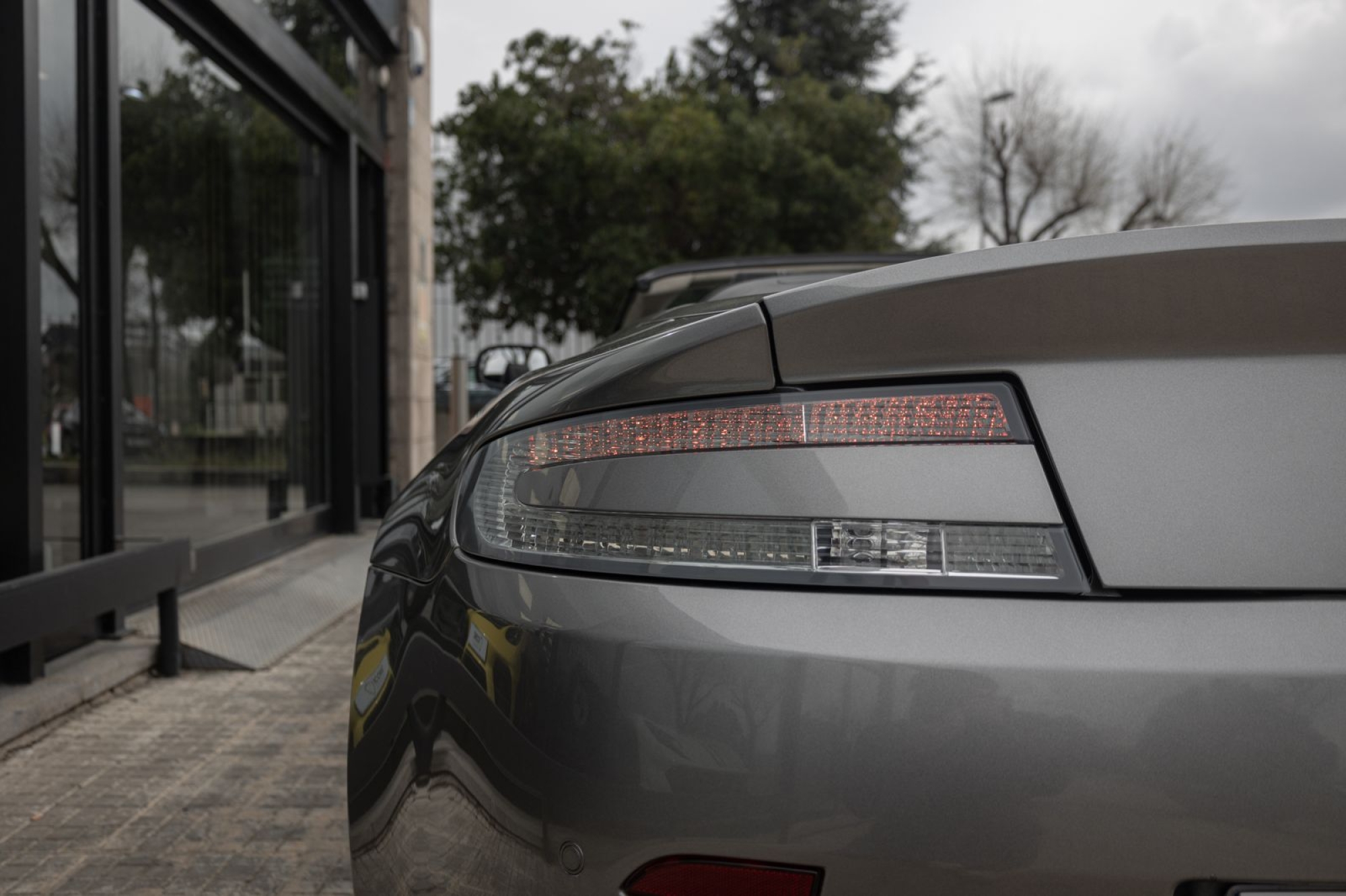 ASTON MARTIN VANTAGE ROADSTER