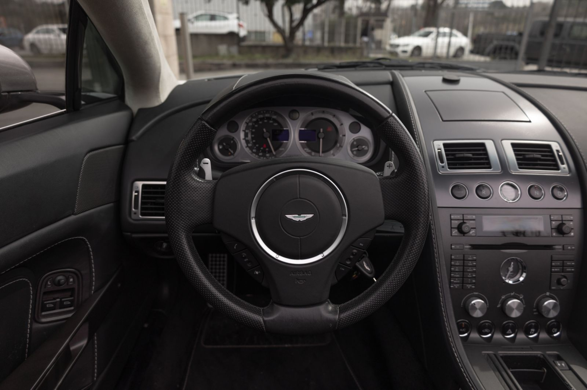 ASTON MARTIN VANTAGE ROADSTER