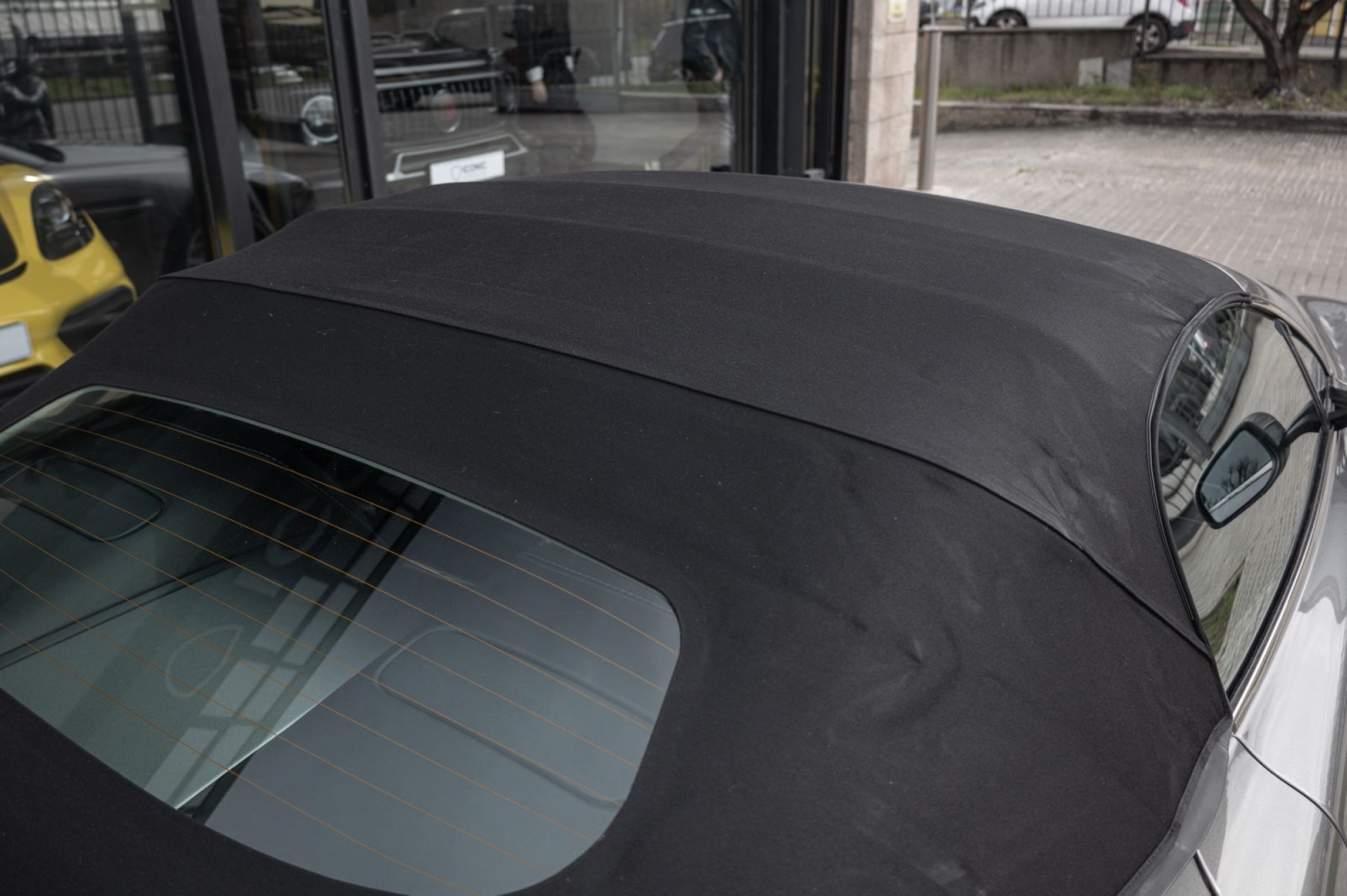 ASTON MARTIN VANTAGE ROADSTER