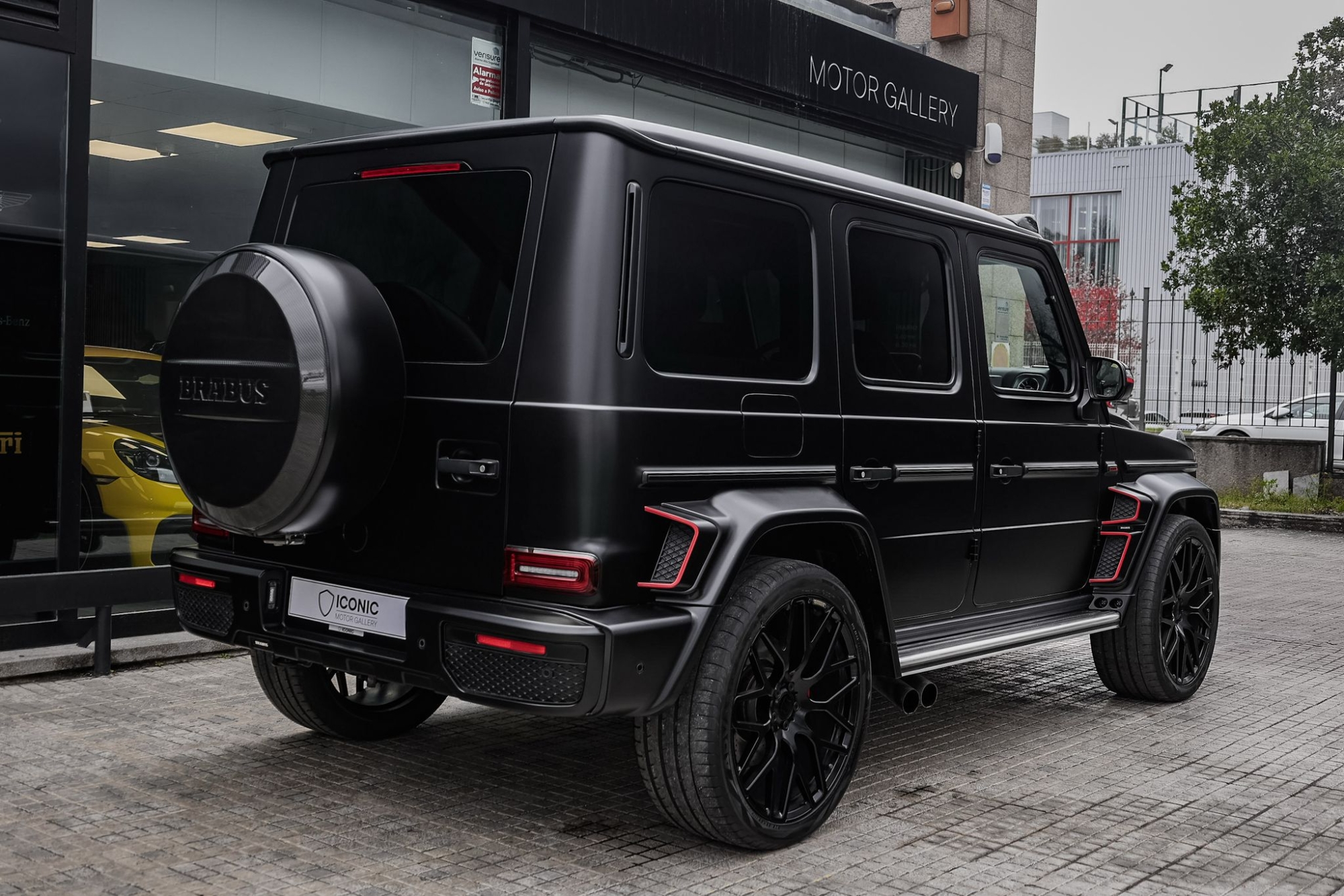 MERCEDES-BENZ G700 BRABUS