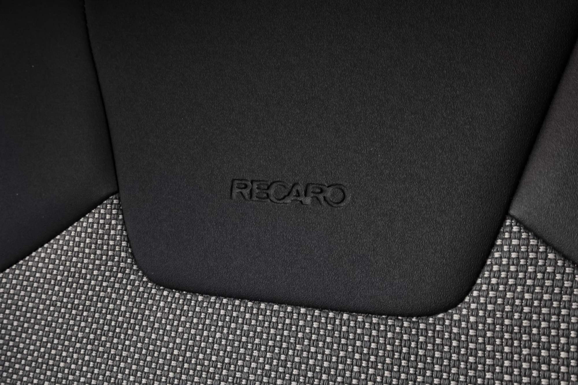 INEOS GRENADIER FIELDMASTER