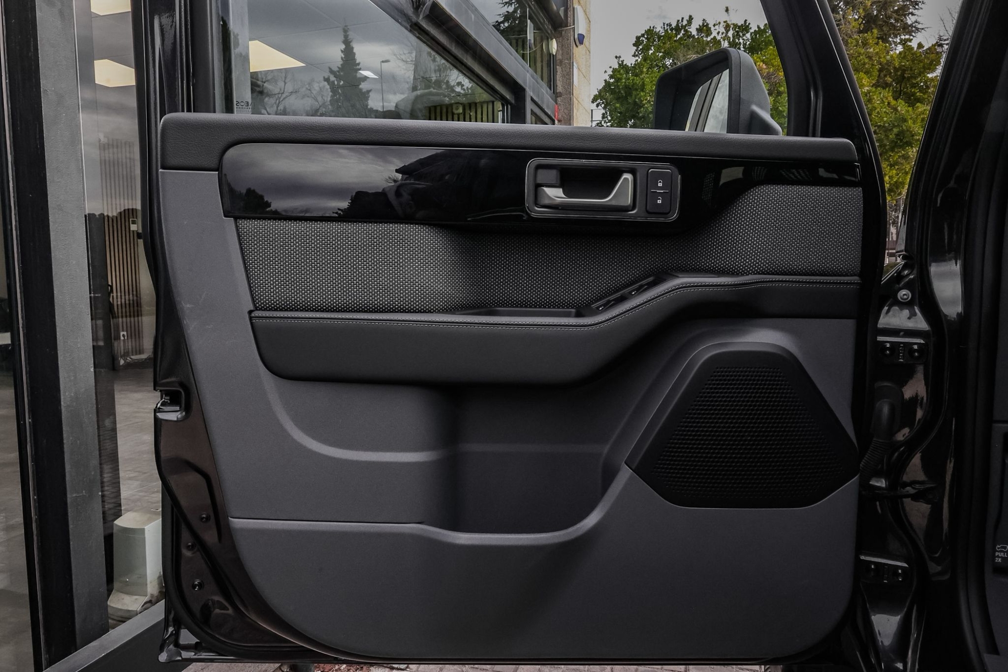 INEOS GRENADIER FIELDMASTER