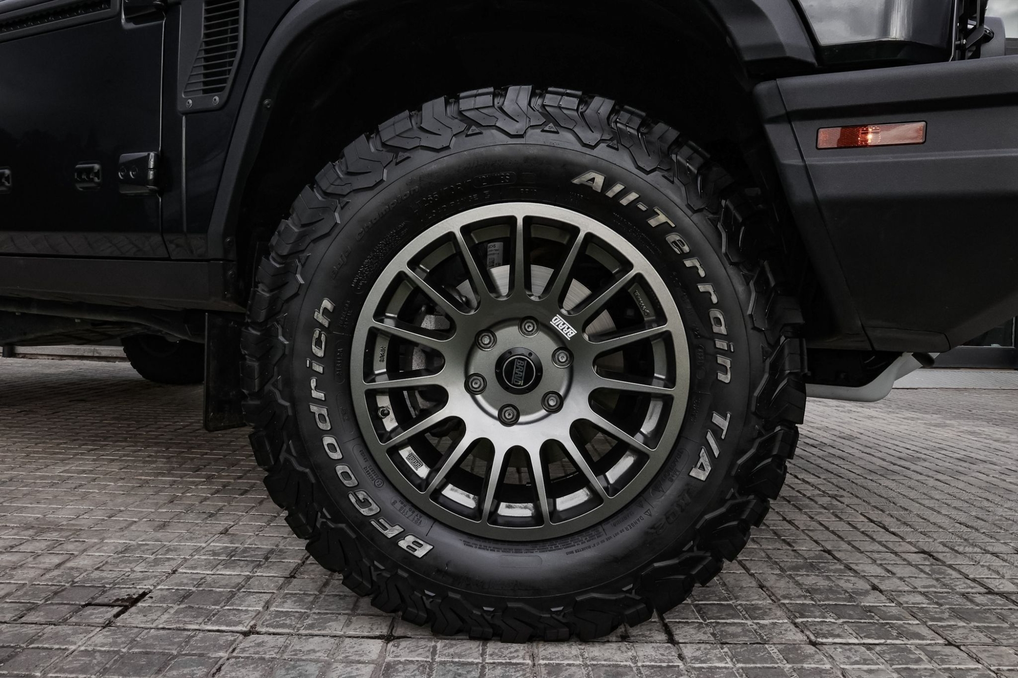 INEOS GRENADIER FIELDMASTER