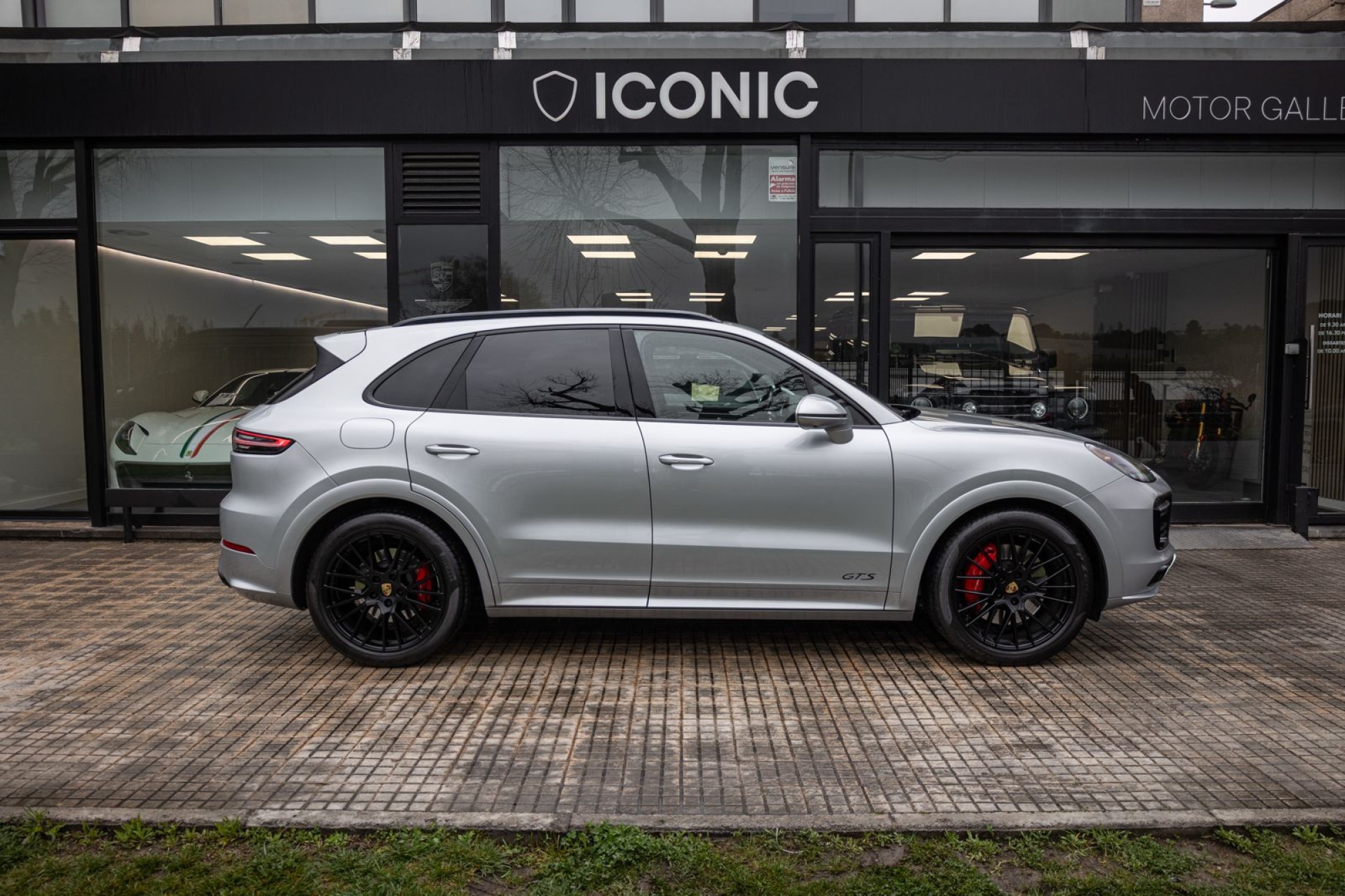 PORSCHE CAYENNE GTS