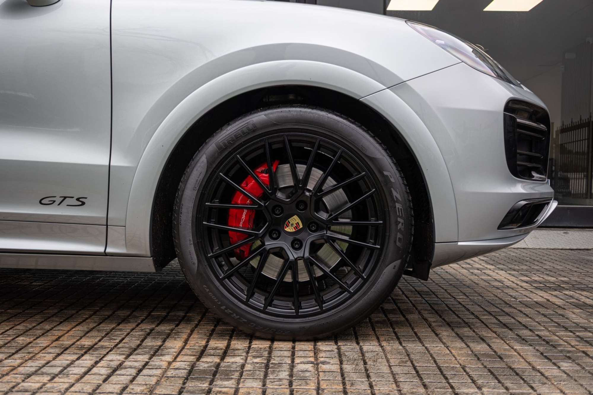 PORSCHE CAYENNE GTS