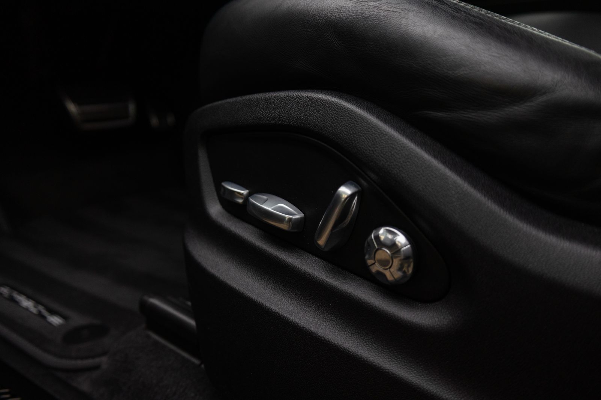 PORSCHE CAYENNE GTS