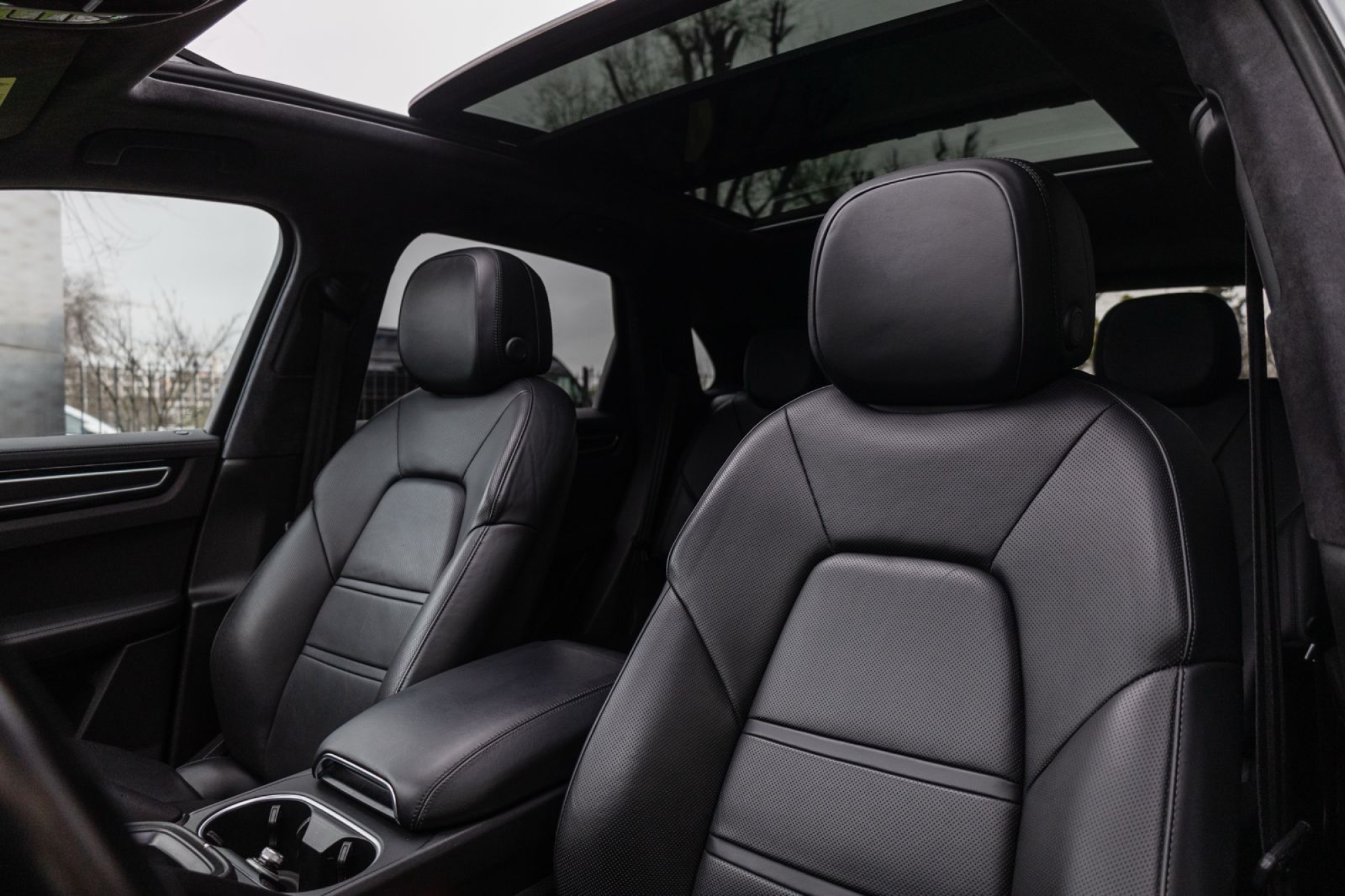 PORSCHE CAYENNE GTS