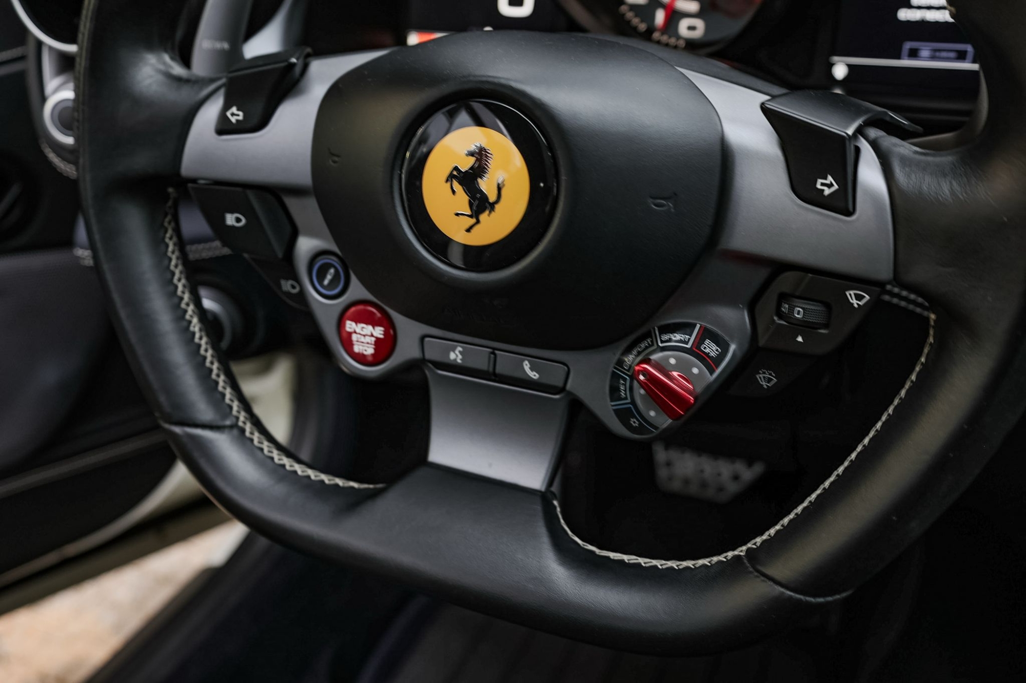 FERRARI GTC4 LUSSO
