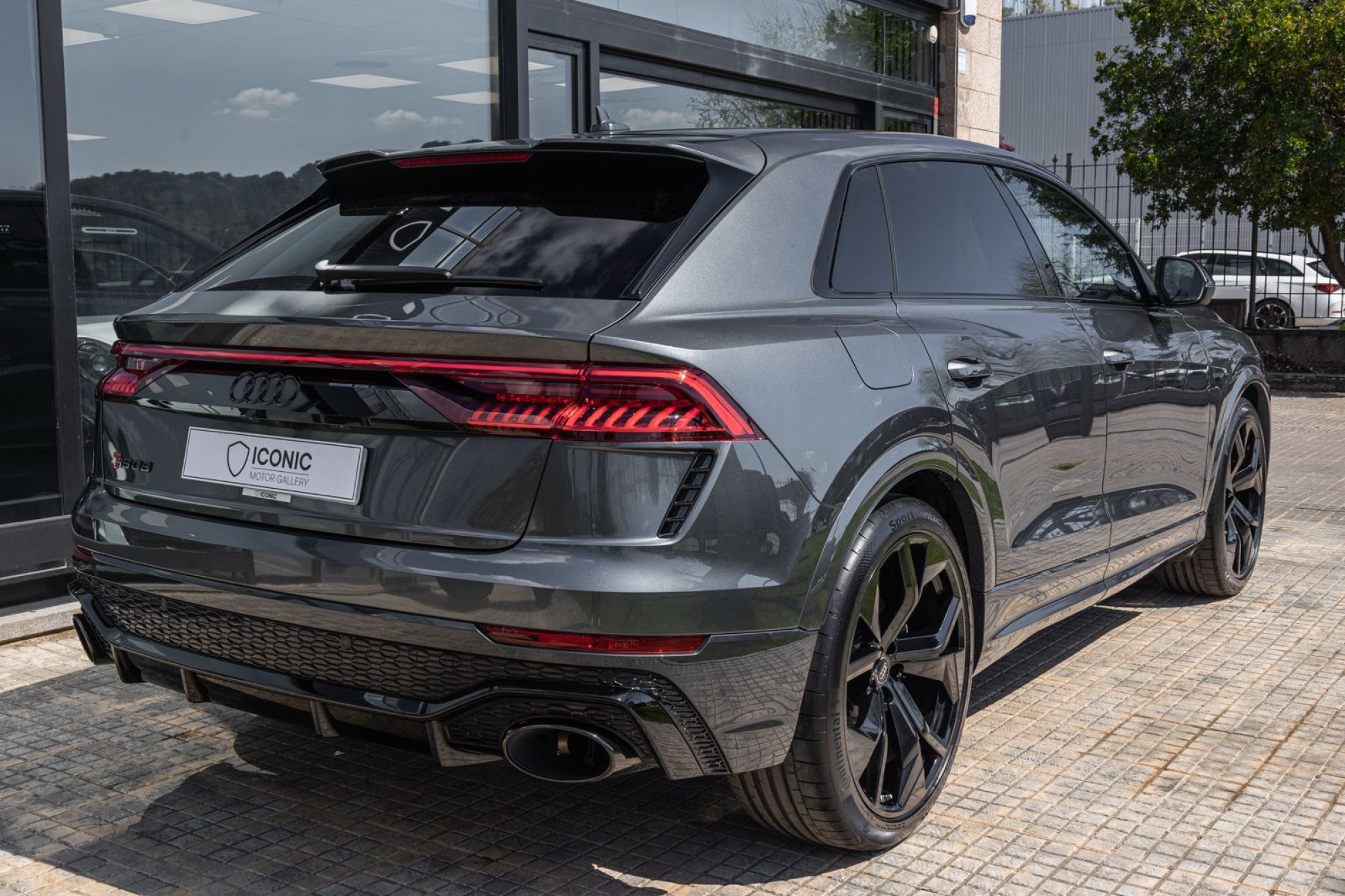 AUDI RSQ8