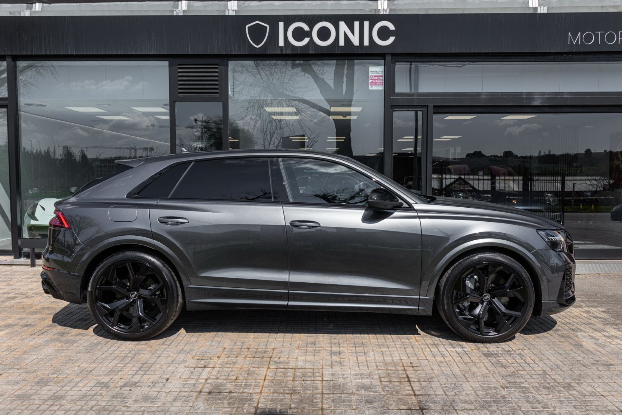 AUDI RSQ8