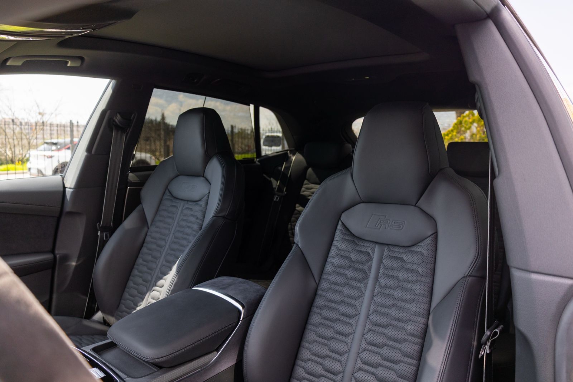 AUDI RSQ8