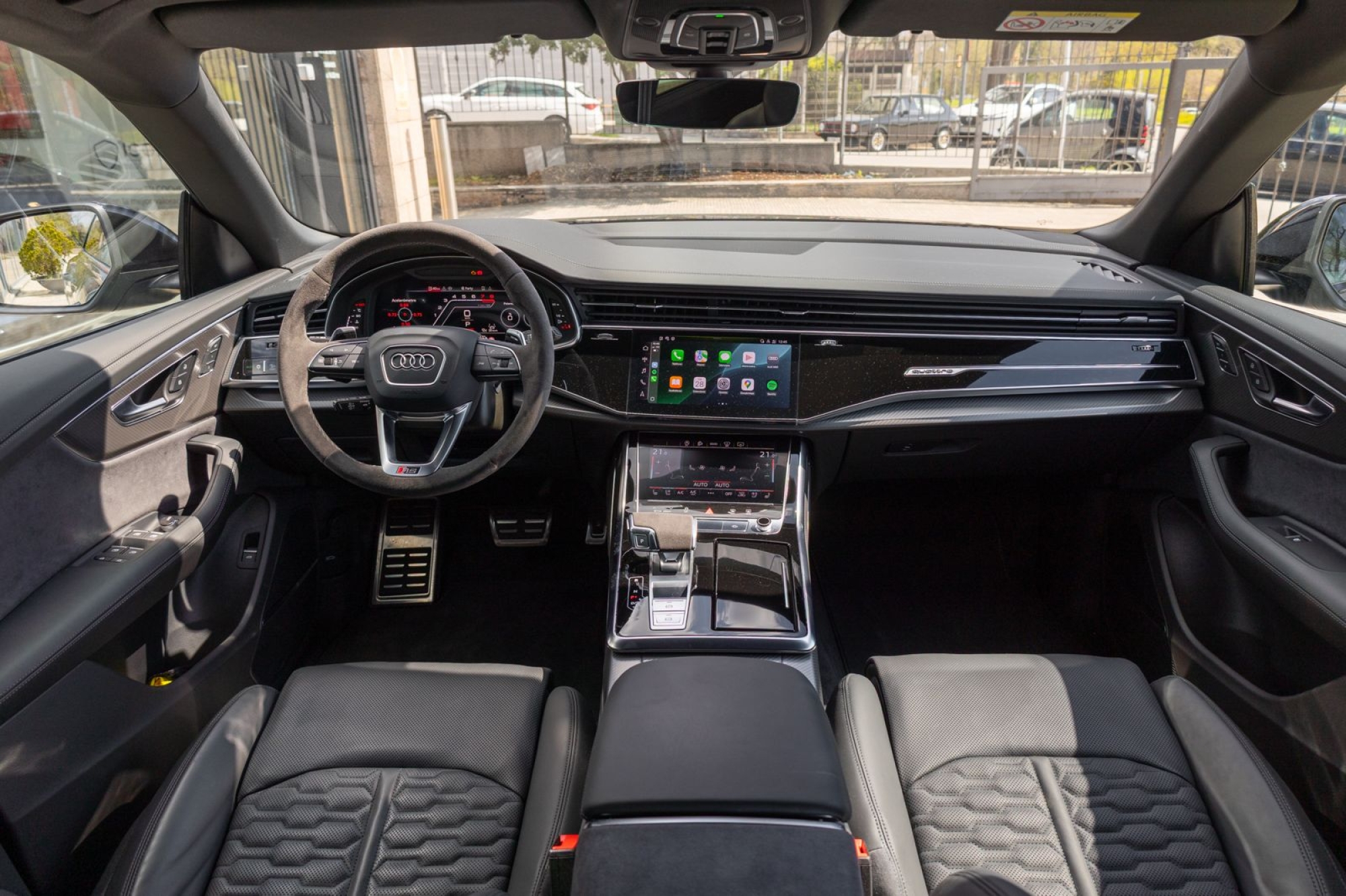 AUDI RSQ8