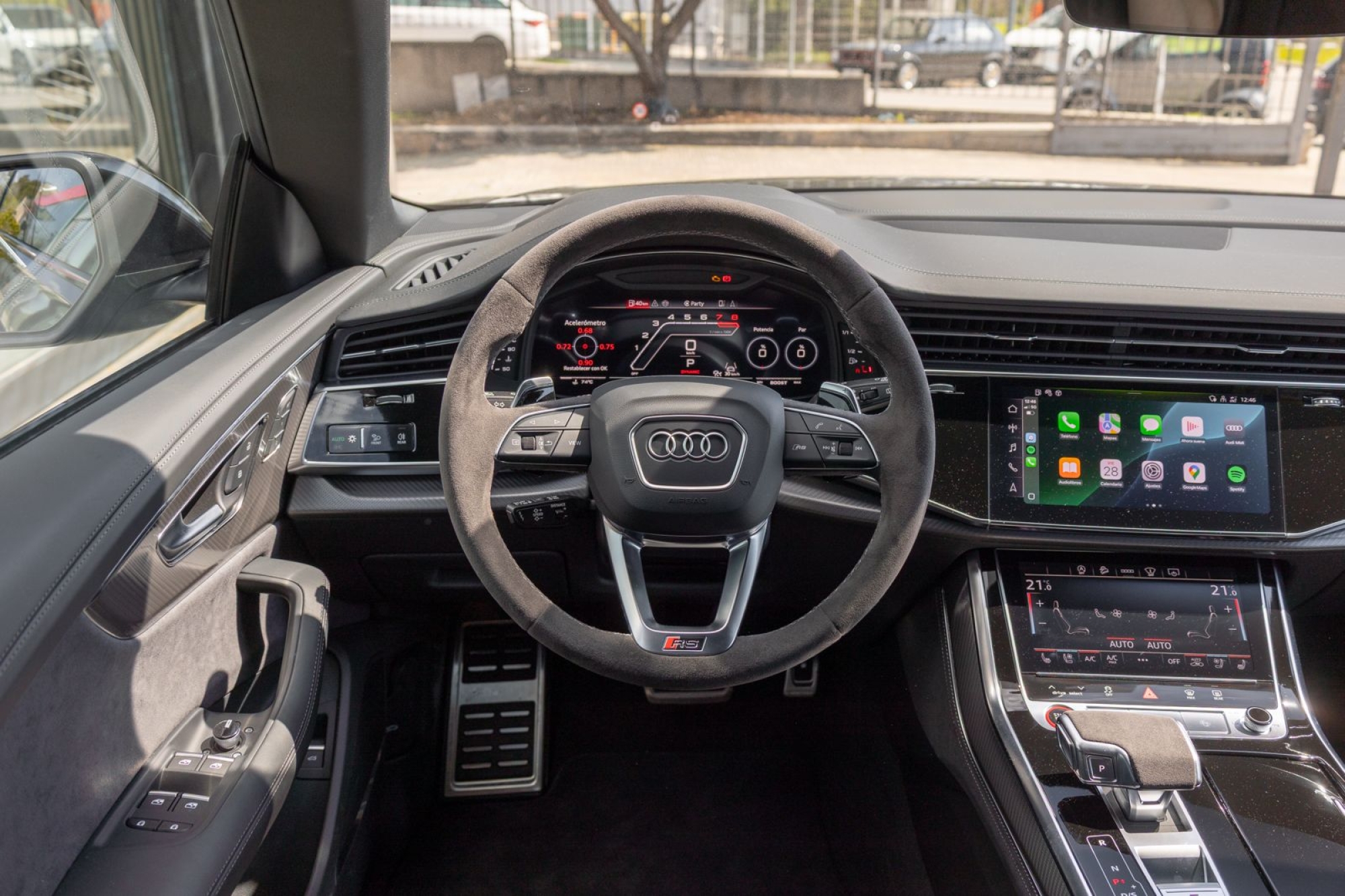 AUDI RSQ8