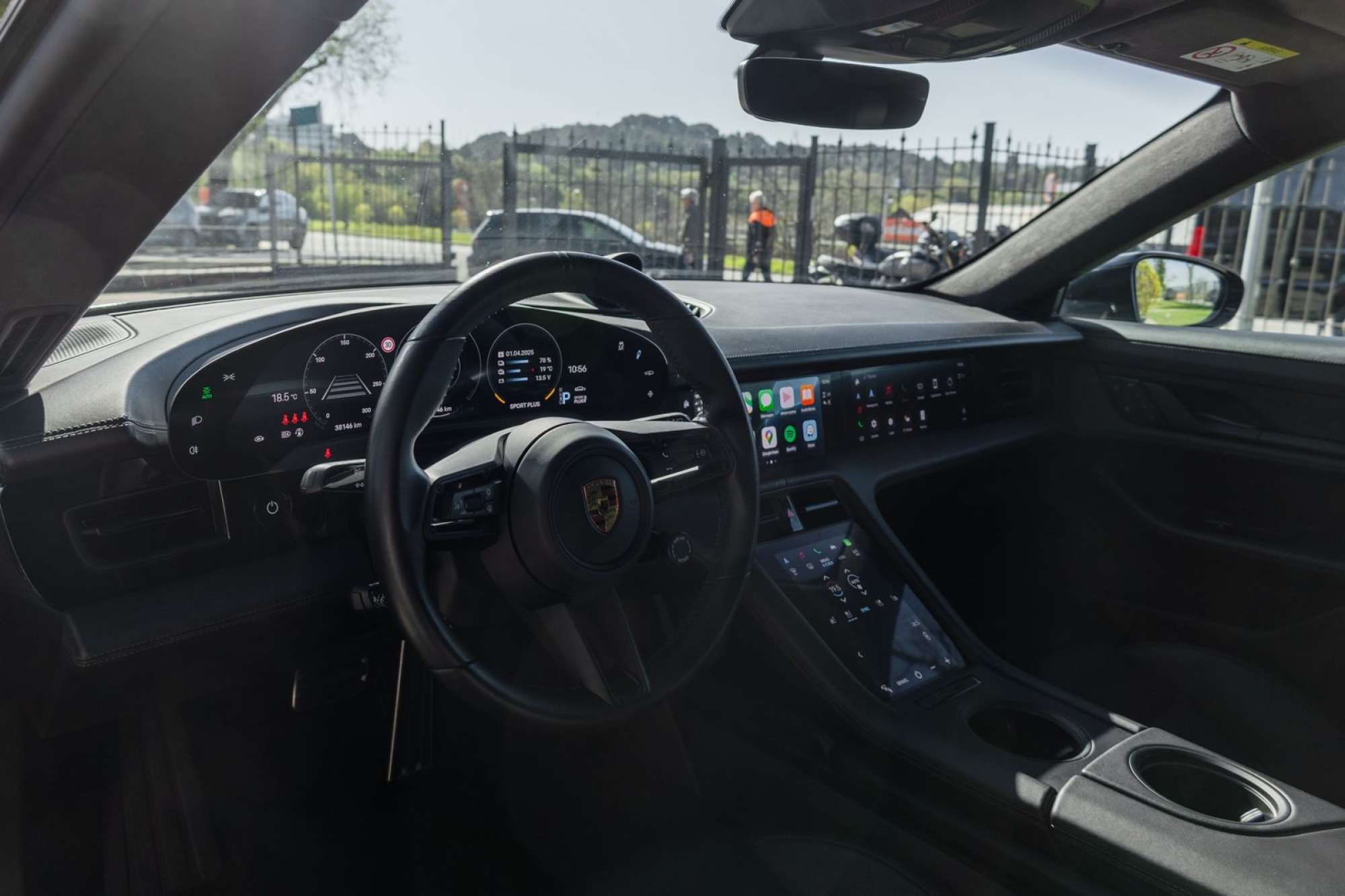 PORSCHE TAYCAN TURBO CROSSTURISMO