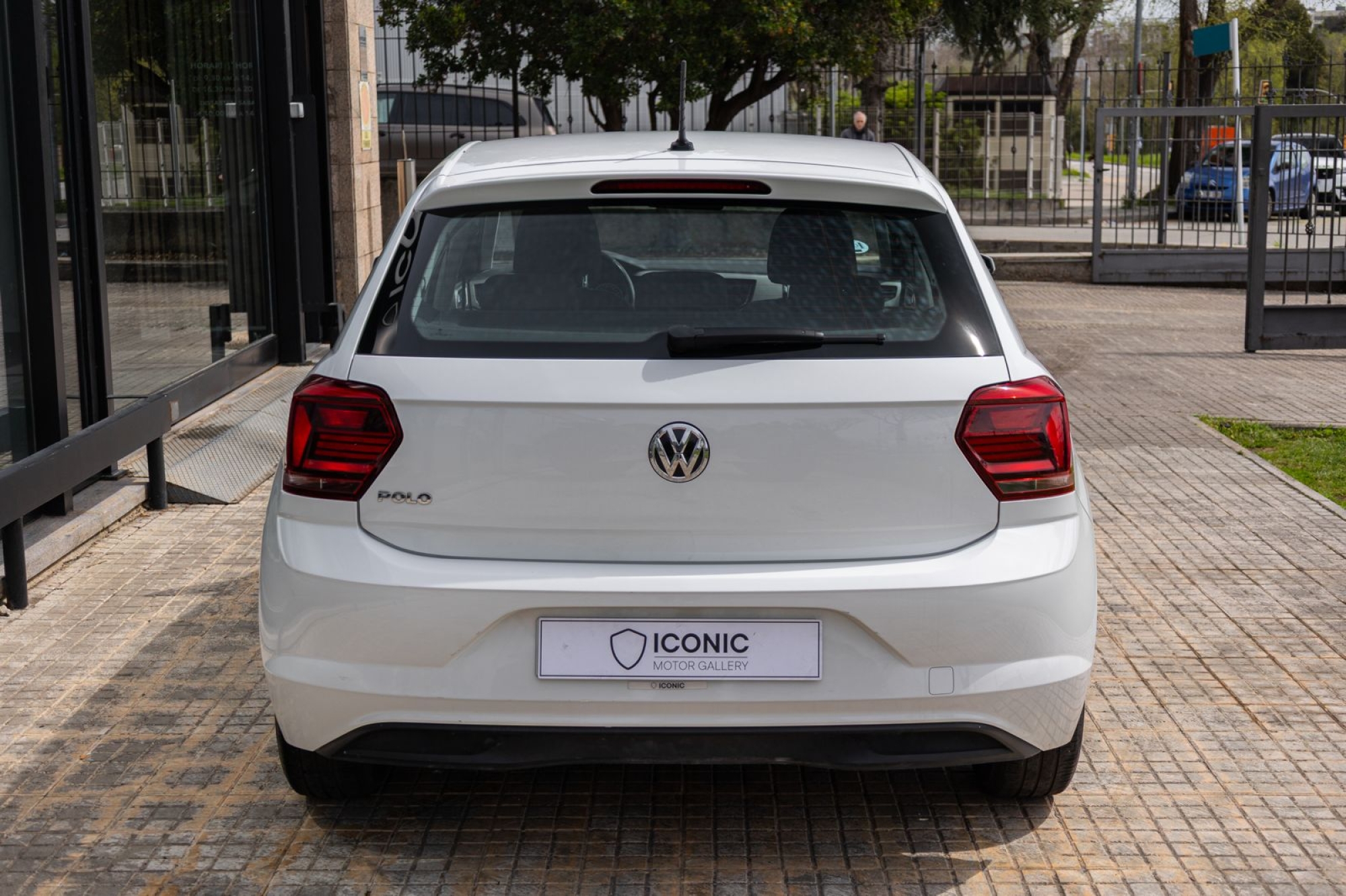 VOLKSWAGEN POLO