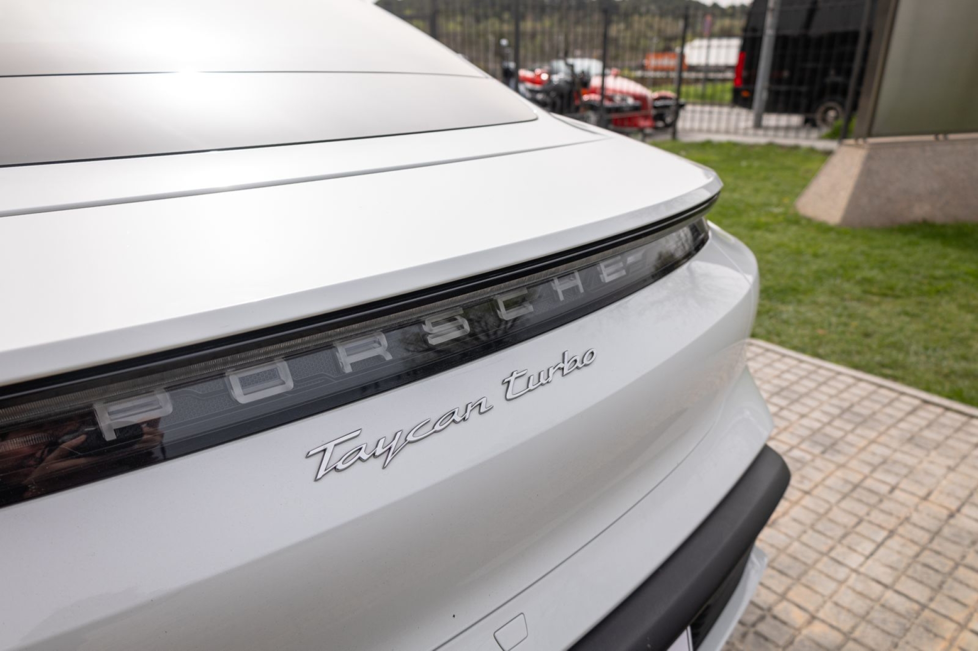 PORSCHE TAYCAN TURBO
