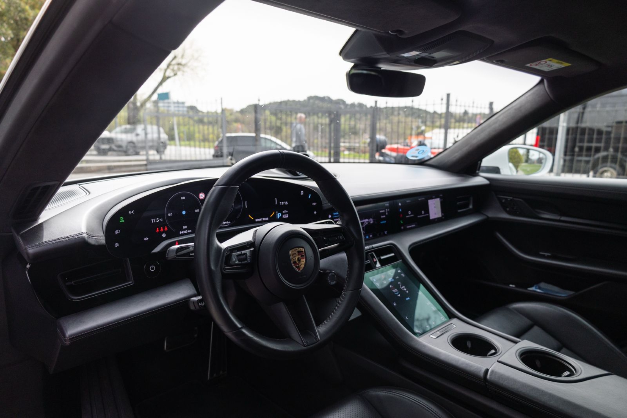 PORSCHE TAYCAN TURBO