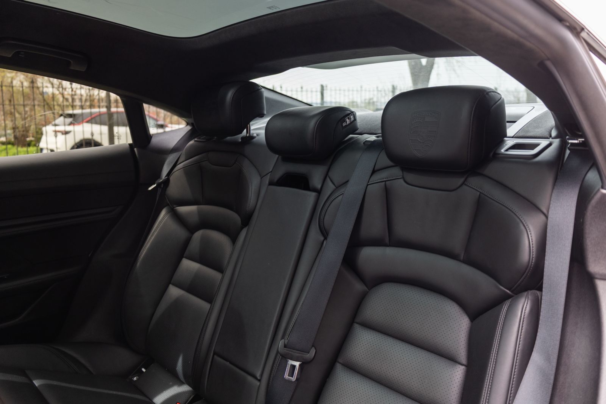 PORSCHE TAYCAN TURBO
