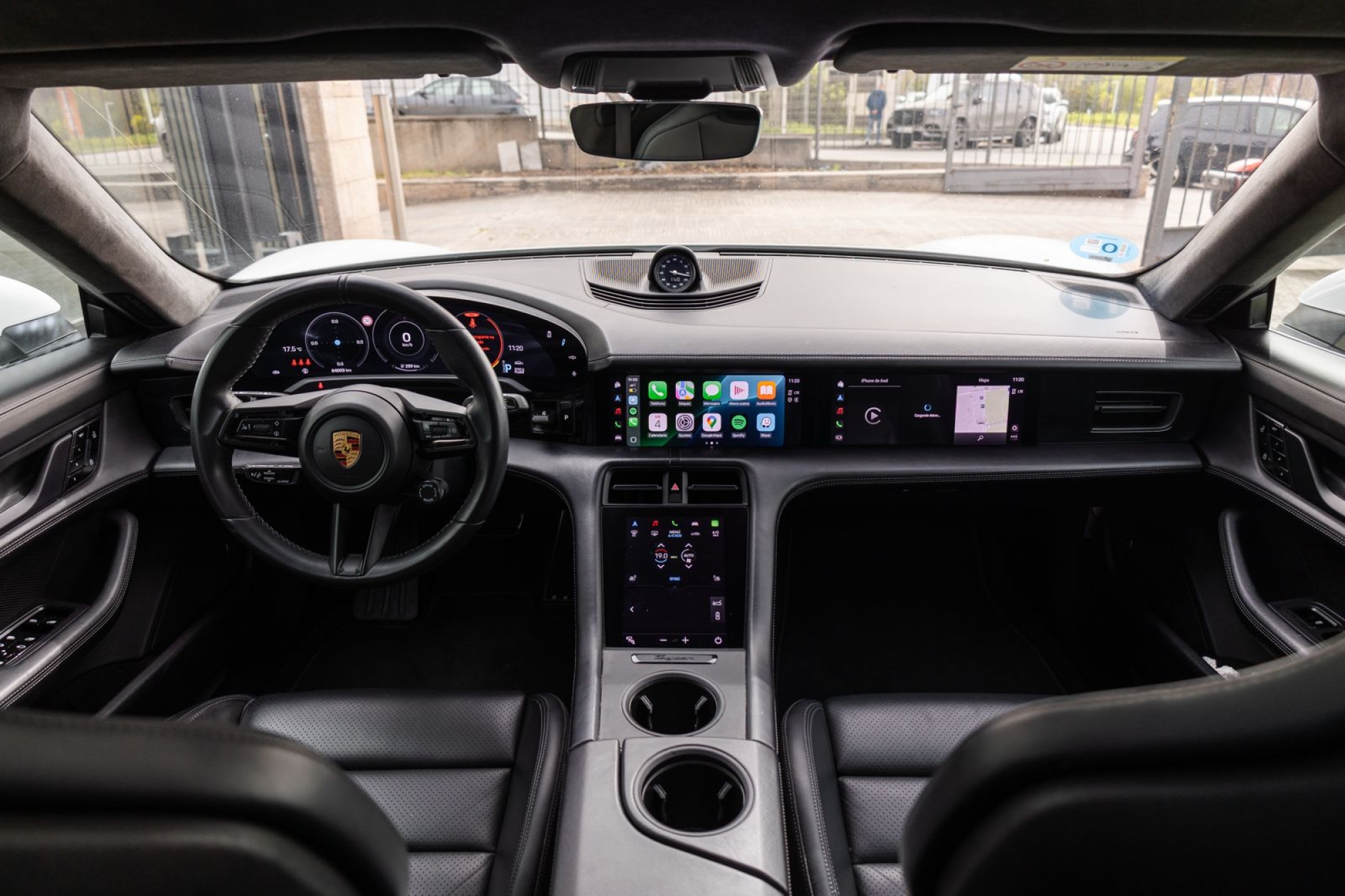PORSCHE TAYCAN TURBO